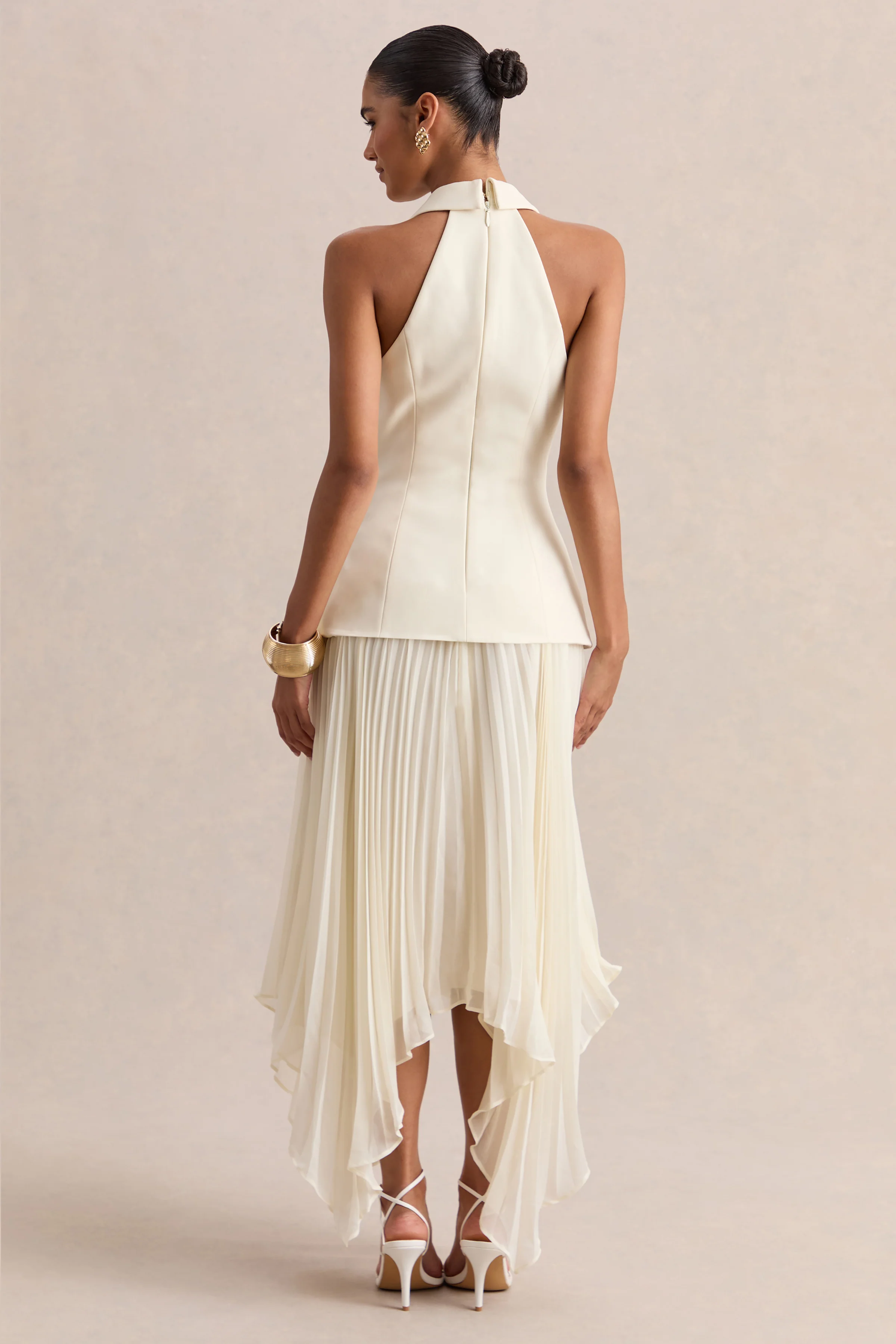 Marvelle | Robe longue crème à encolure plongeante avec ourlet asymétrique - Image 2