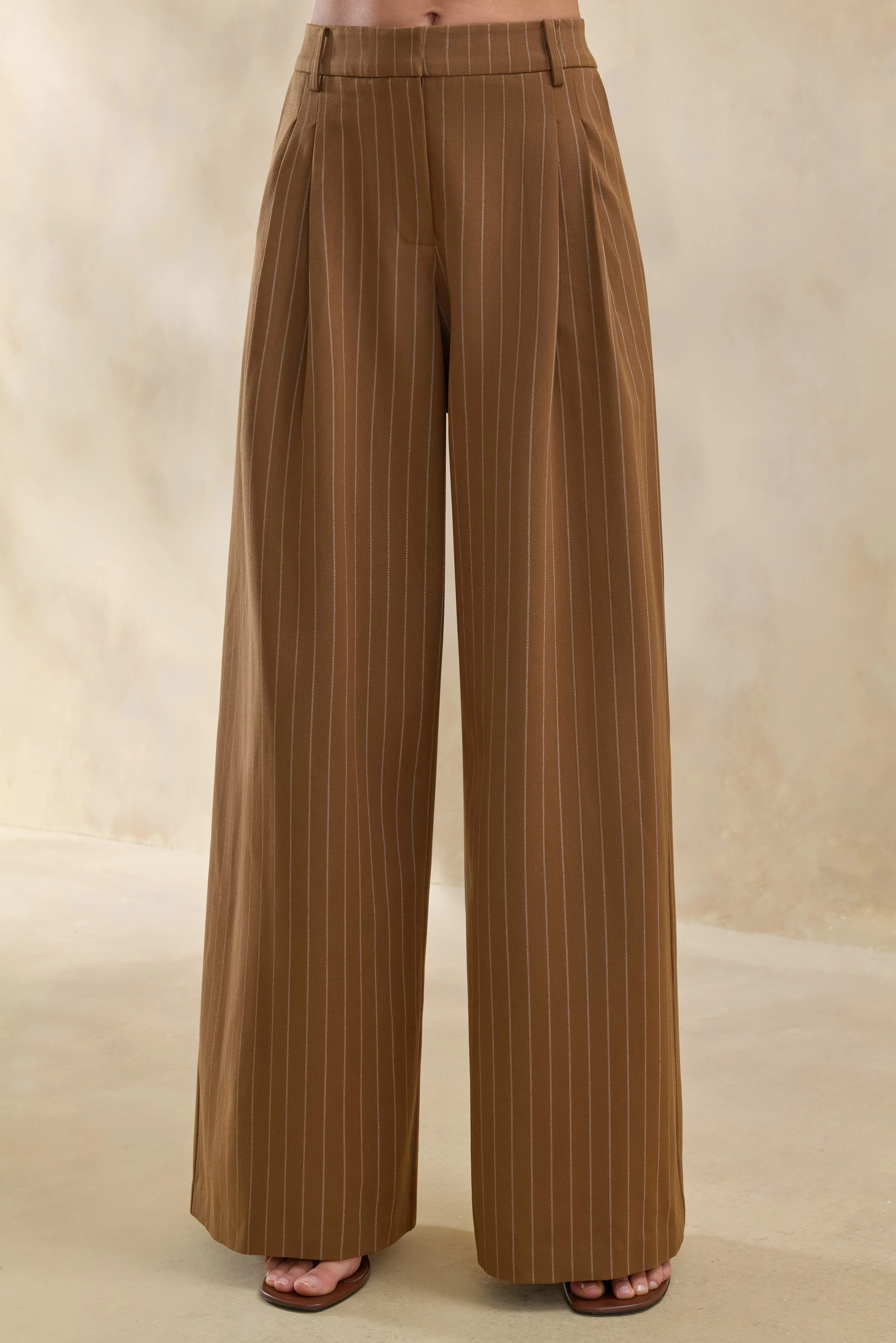 Meliva | Pantalon tailleur marron à fines rayures à jambe large - Image 3