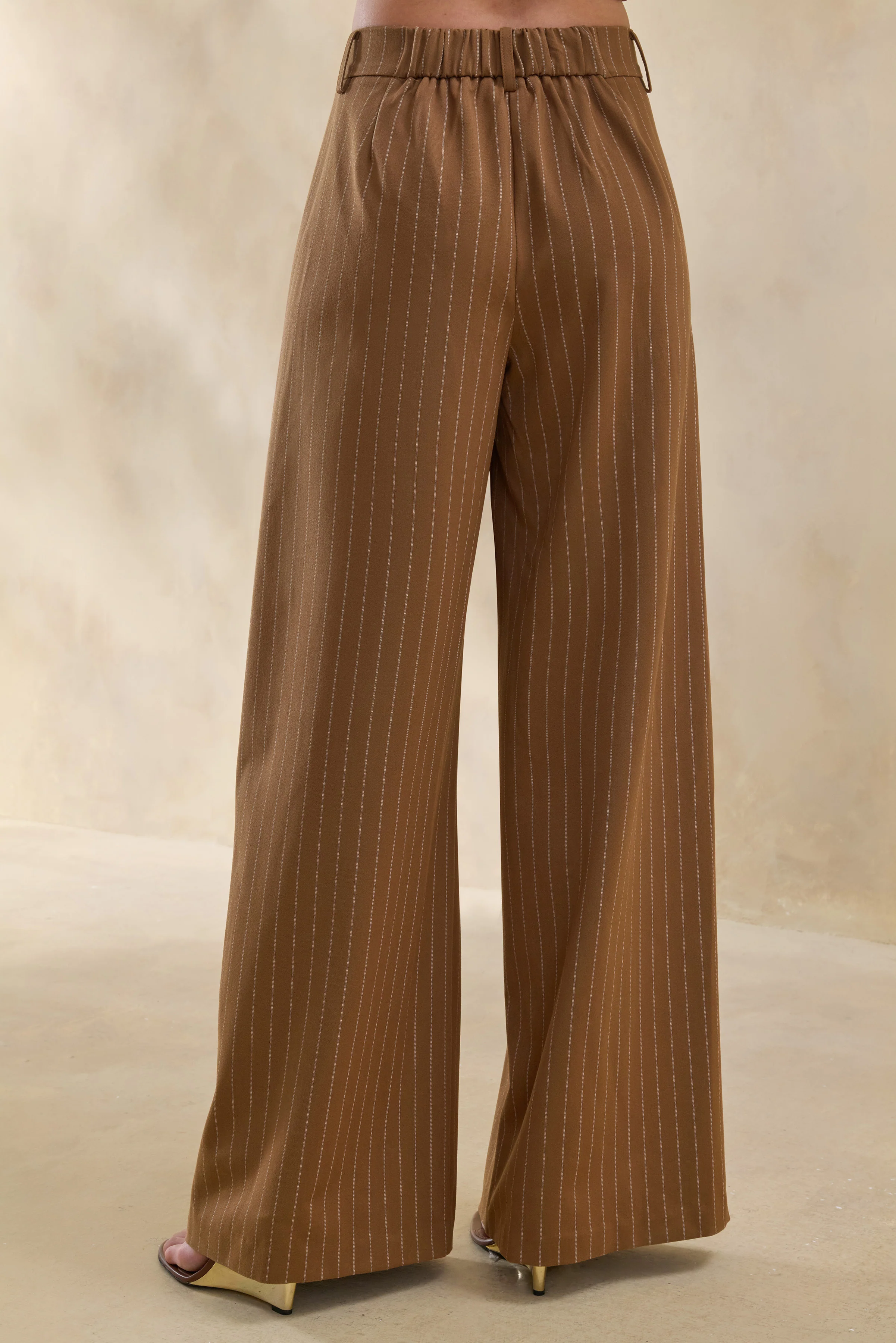 Meliva | Pantalon tailleur marron à fines rayures à jambe large - Image 4