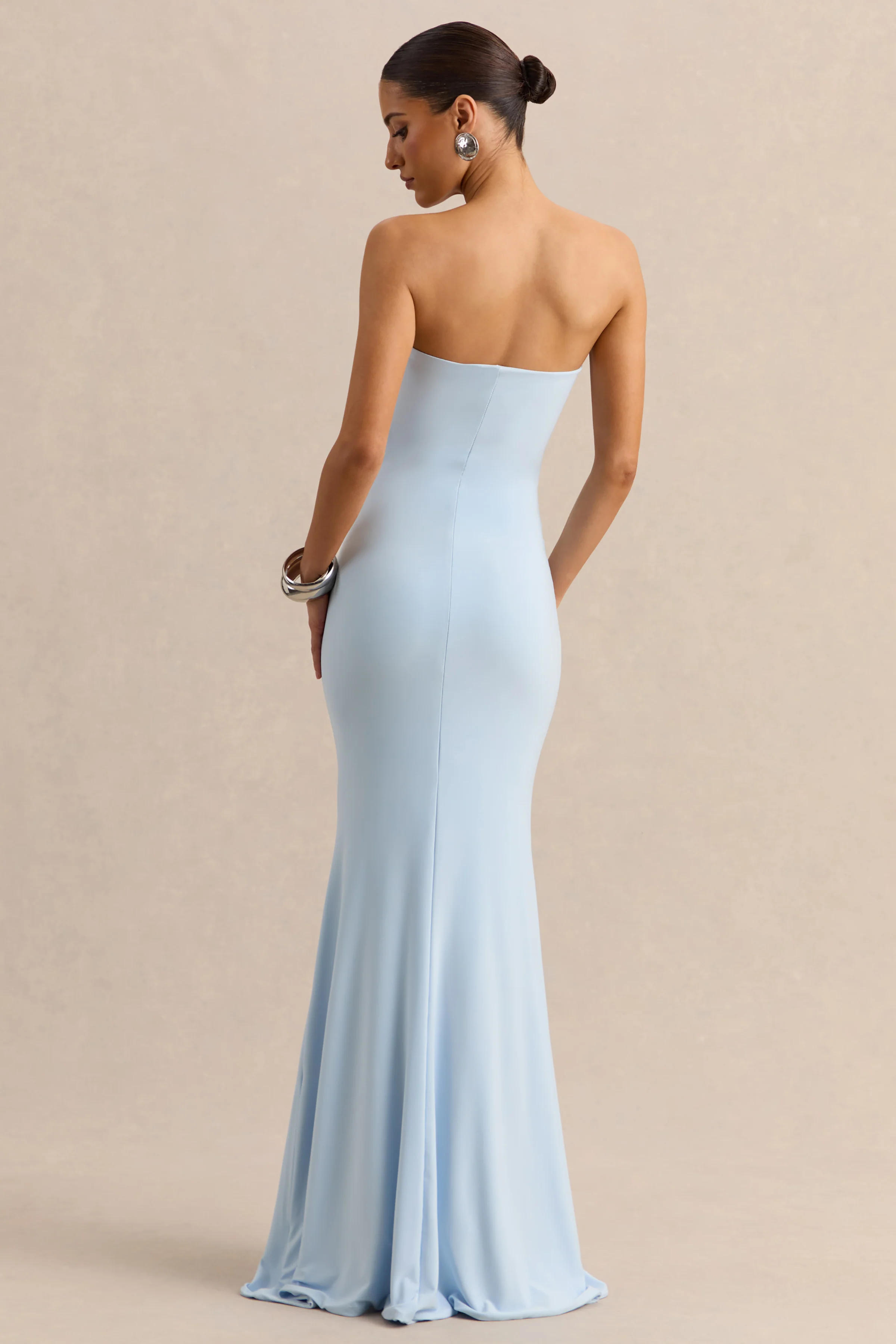 Melva | Robe longue bleu poudré à encolure bandeau - Image 2