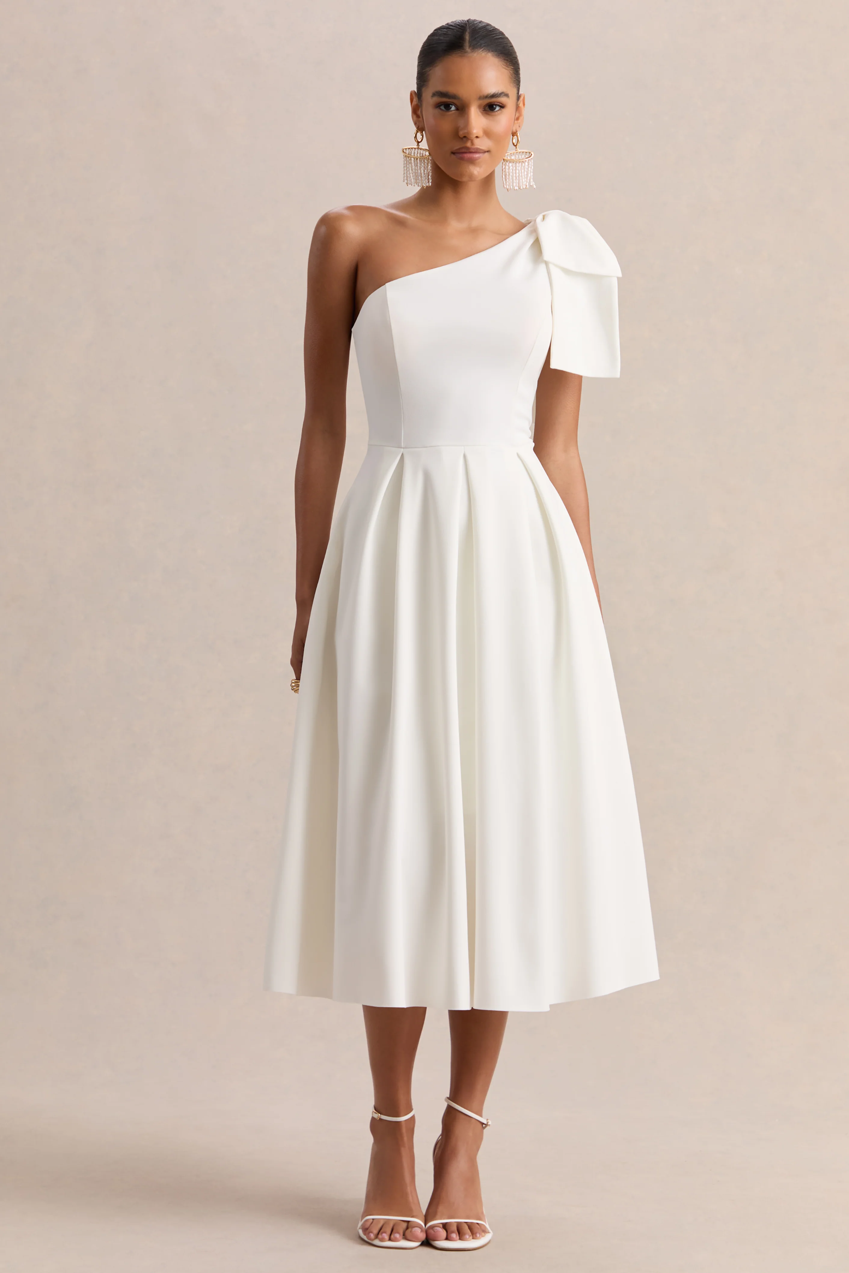 Meria | Robe mi-longue blanche à décolleté asymétrique avec manches nœud