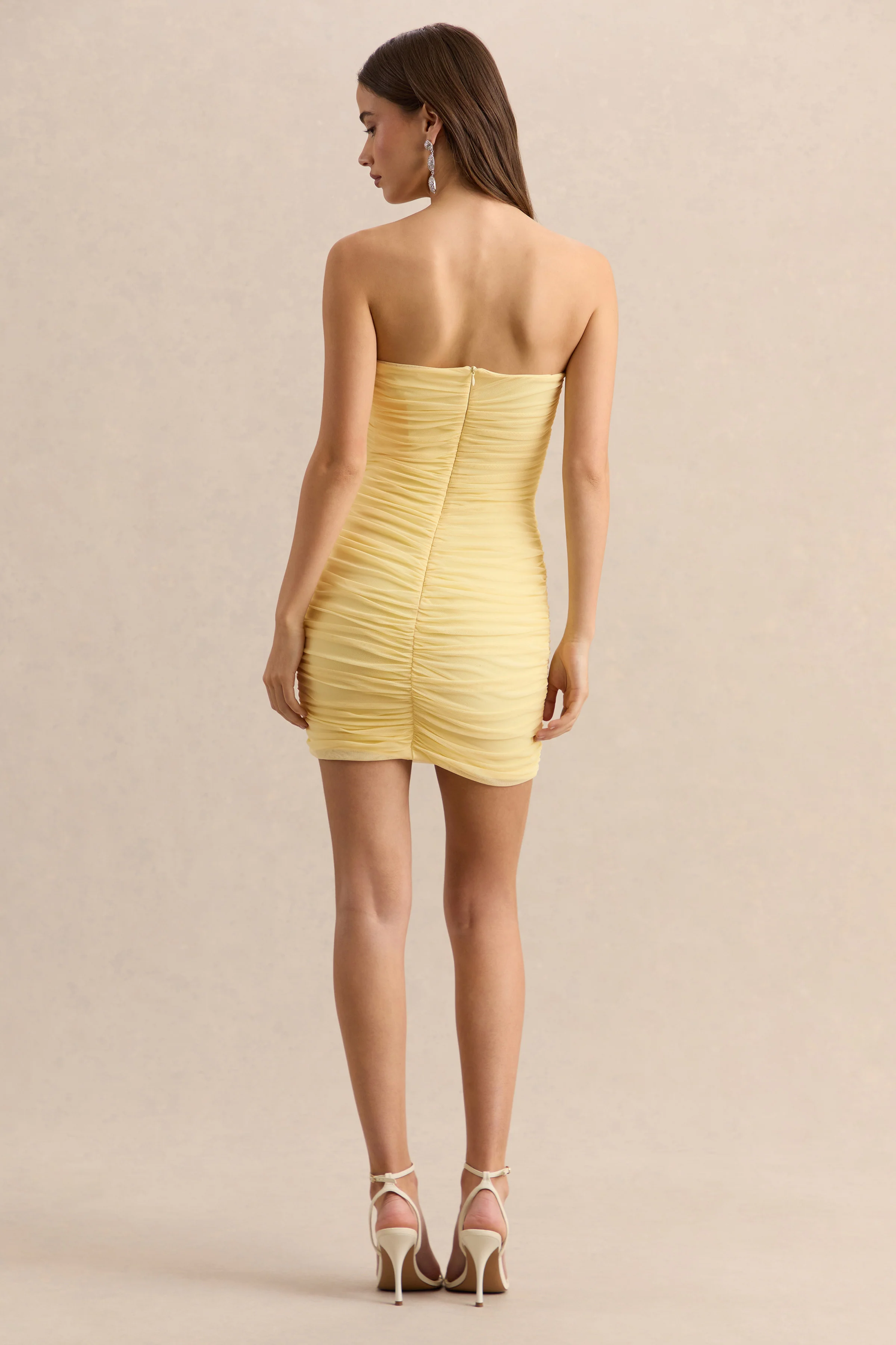 Merisse | Mini-robe citron à encolure bandeau avec détails froncés - Image 3