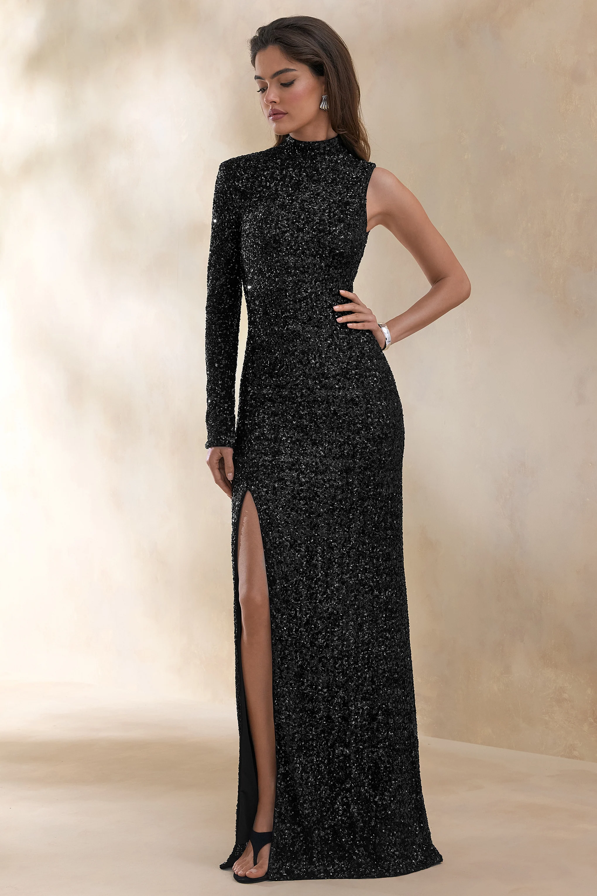 Mery | Robe longue noire en sequin à col montant effet portefeuille et manche longue unique - Image 6