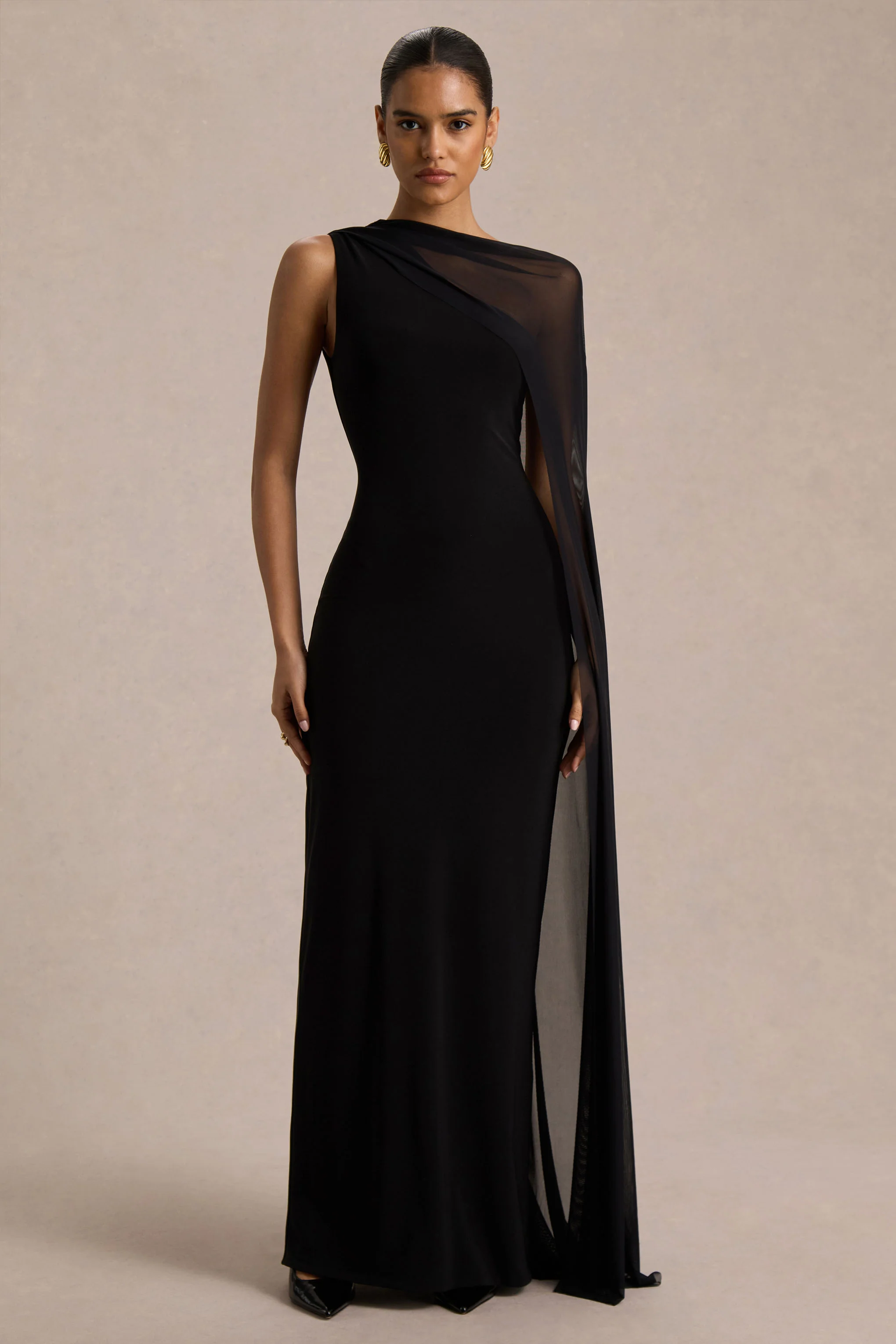 Mirelle | Robe longue noire à encolure asymétrique avec manche-cape transparente - Image 4