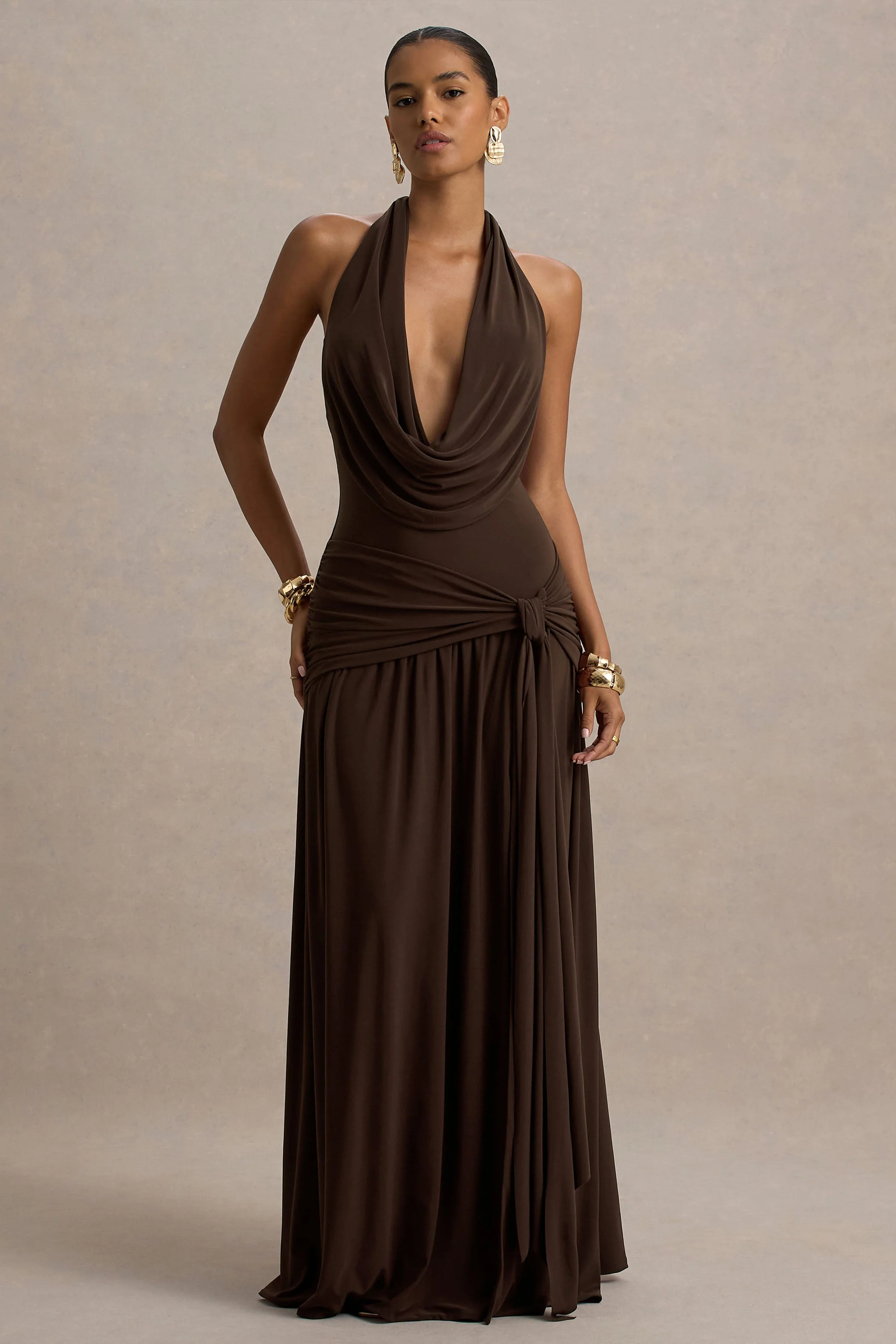 Mist | Robe longue marron à décolleté plongeant et fente - Image 5