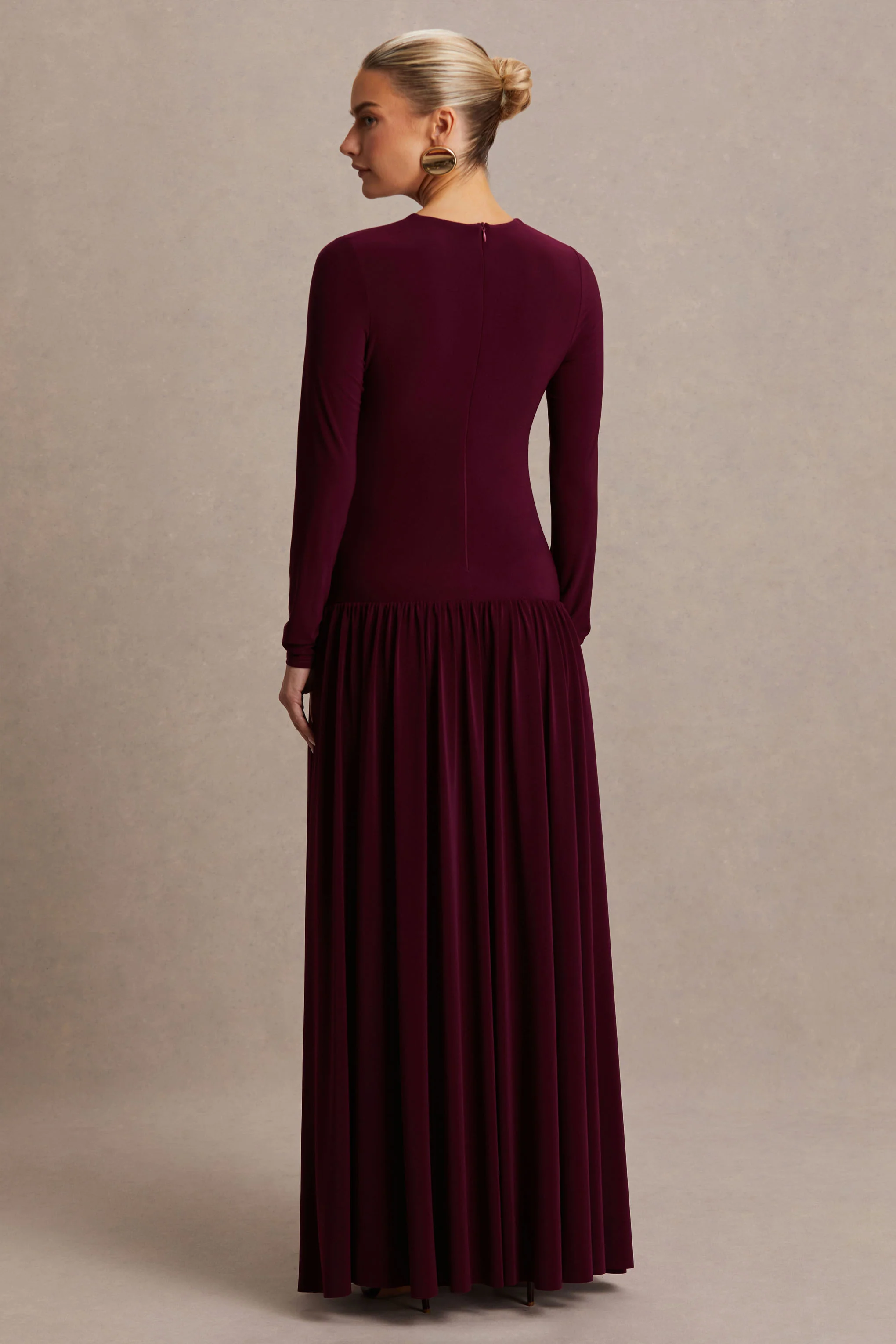 Monroe | Robe longue de maternité bordeaux à encolure ras-du-cou et taille basse - Image 2