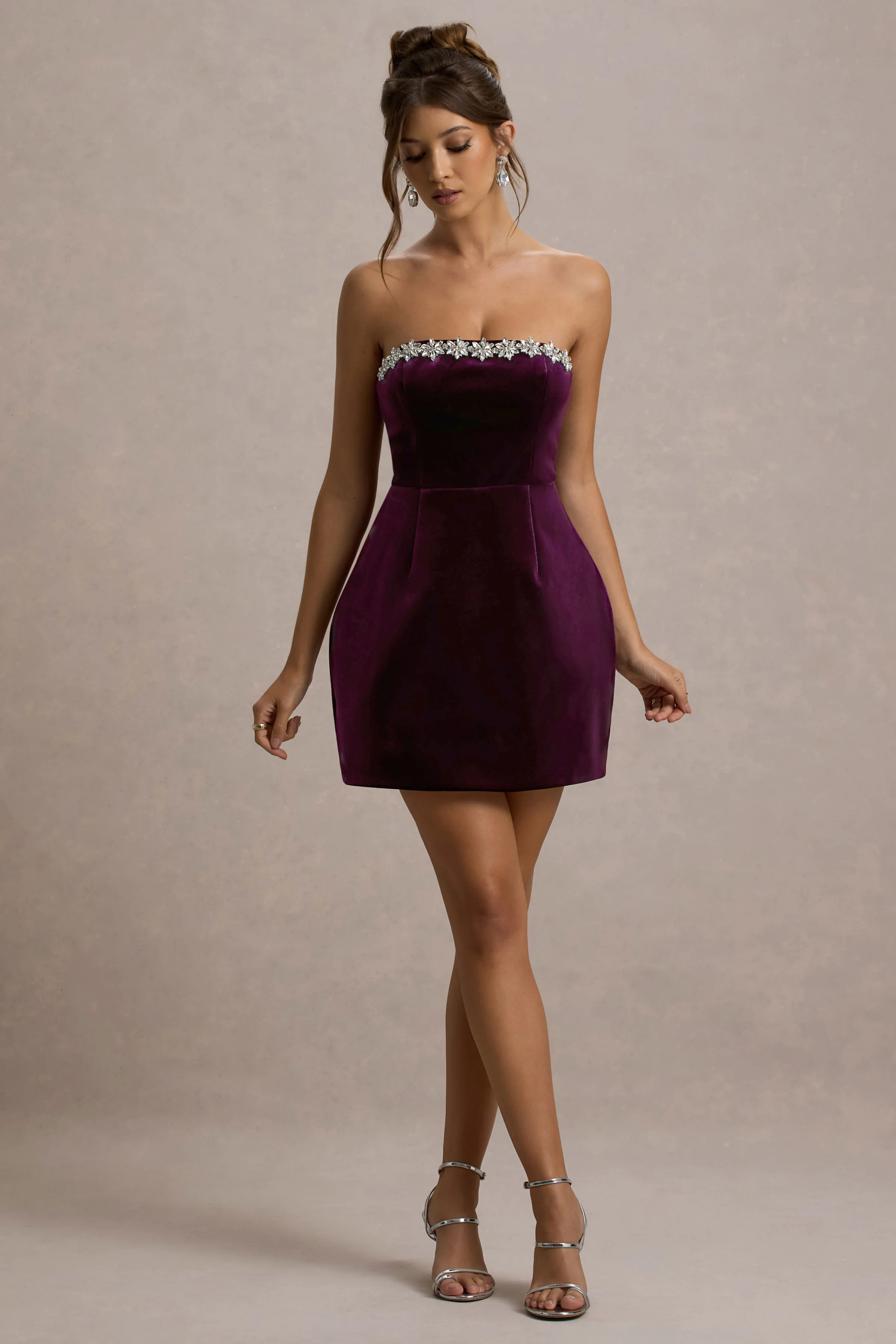 Naia | Mini-Robe Bandeau en Velours Violet Ornée - Image 4