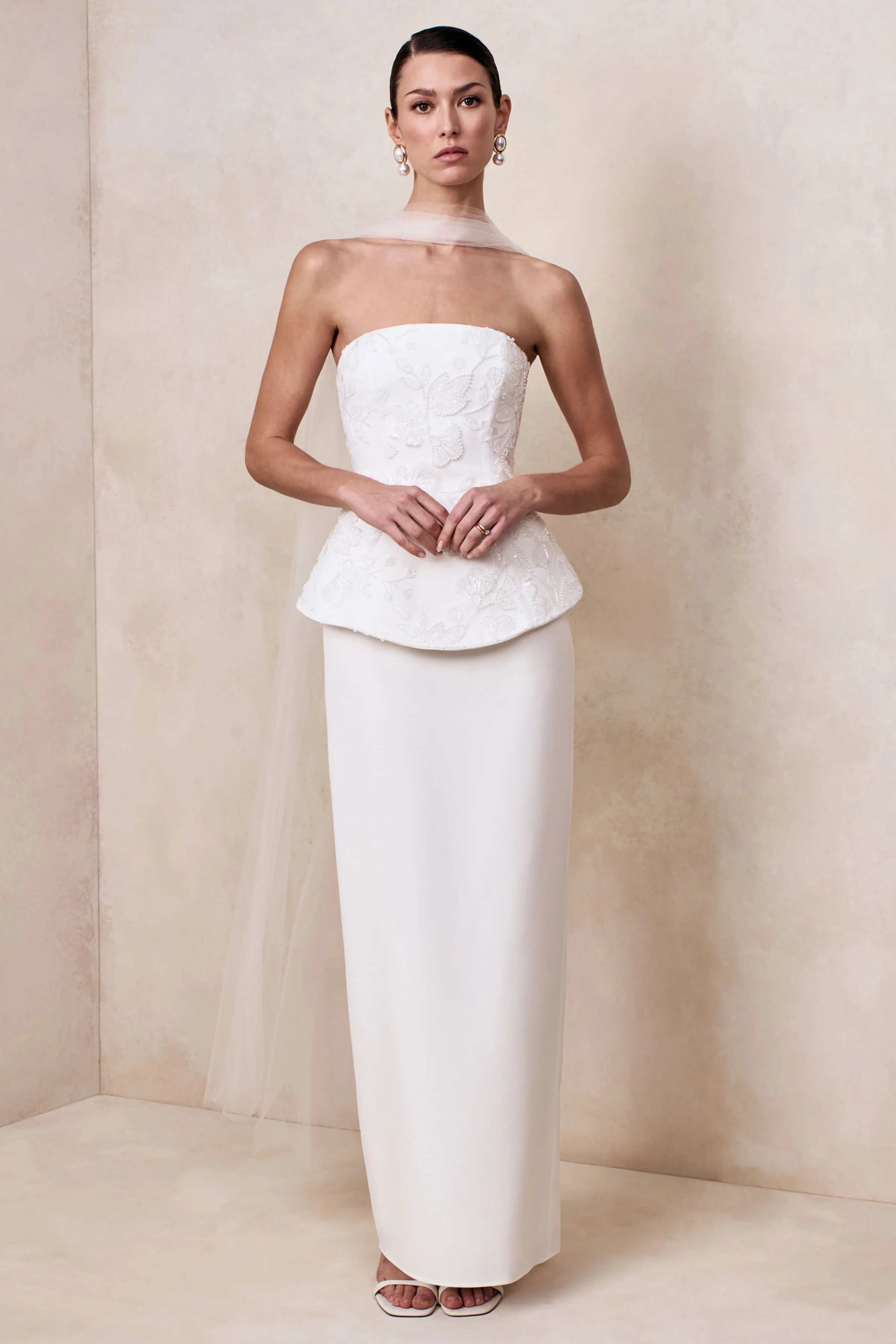 Naira | Robe longue bandeau corset en satin blanc