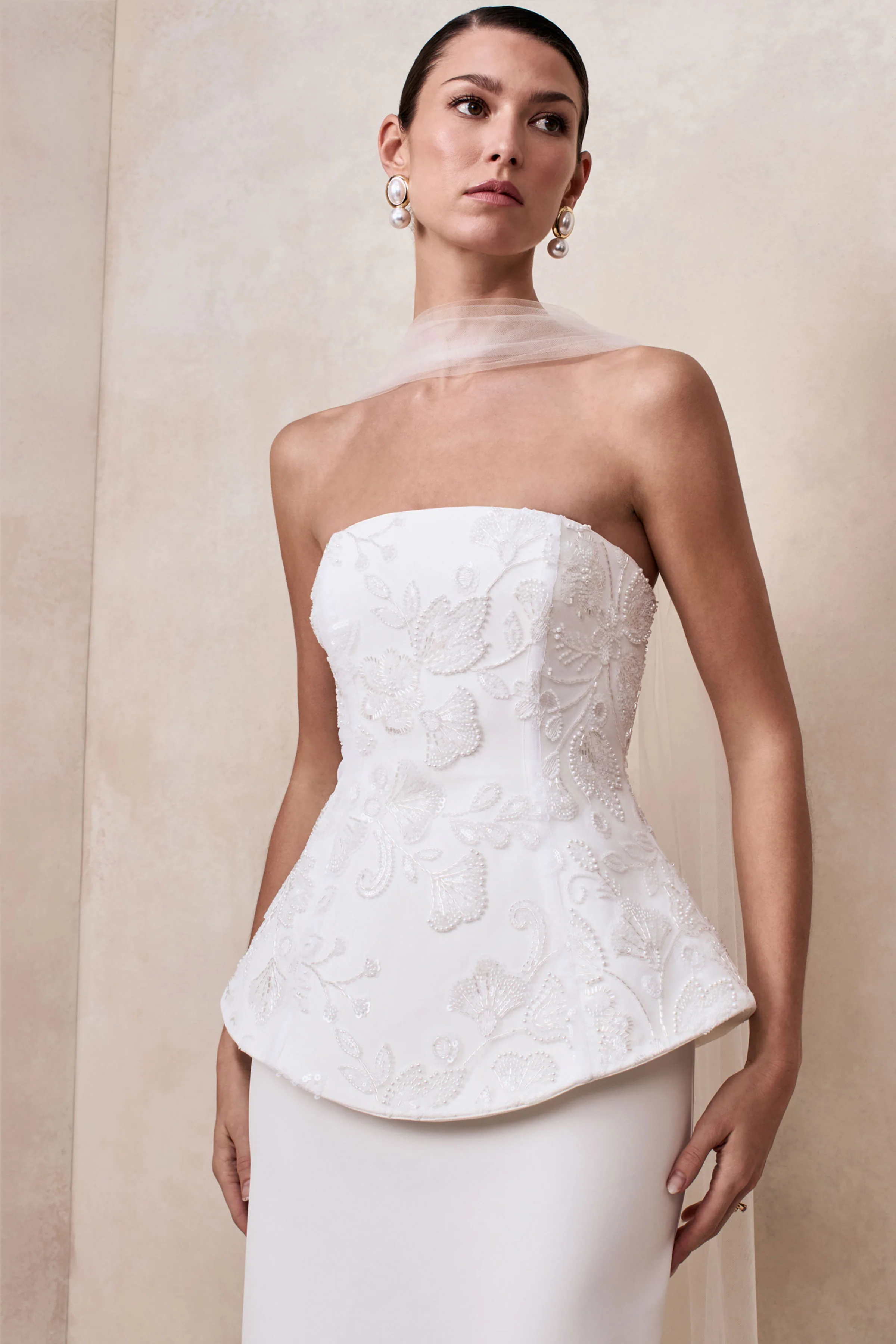 Naira | Robe longue bandeau corset en satin blanc - Image 3