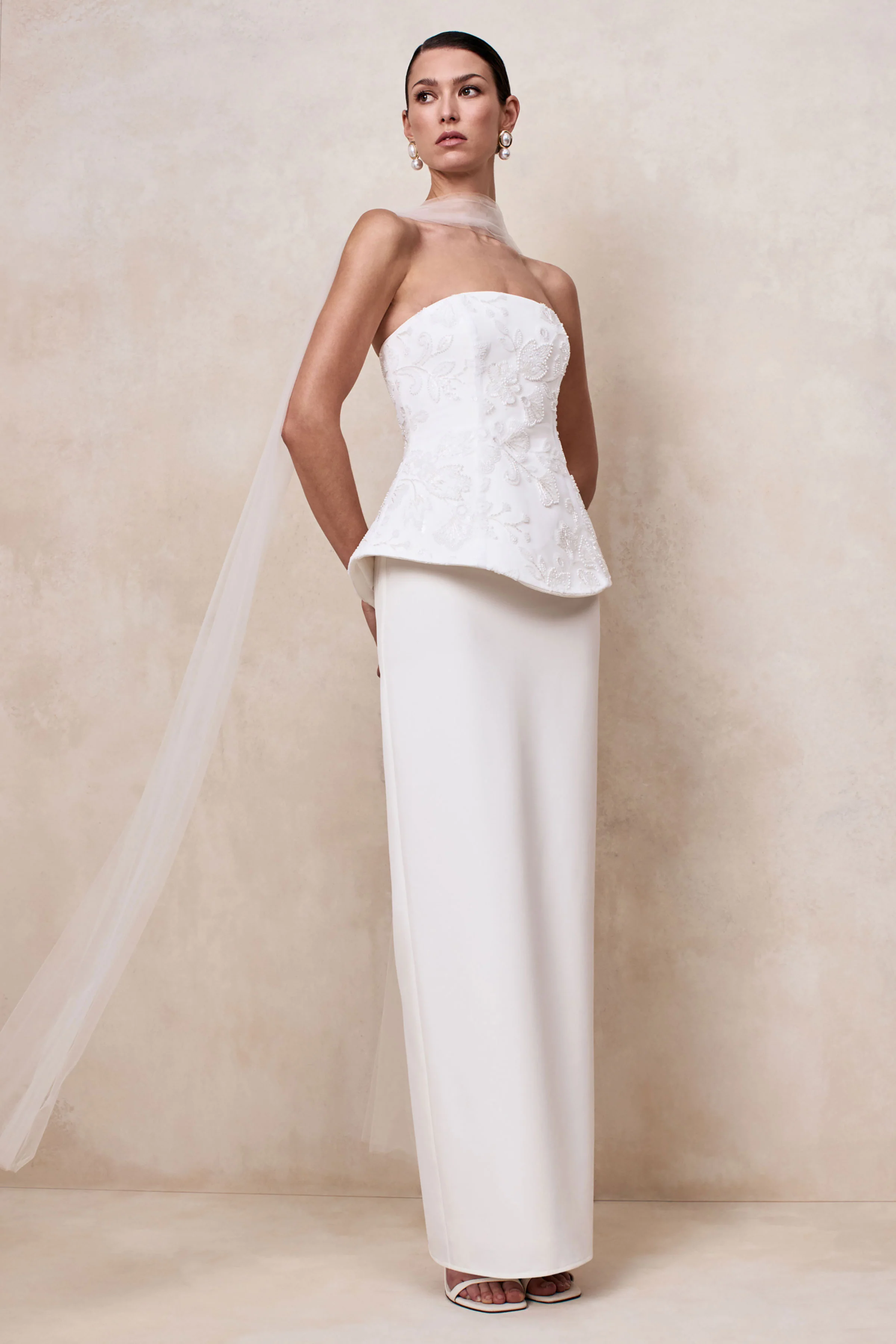 Naira | Robe longue bandeau corset en satin blanc - Image 8