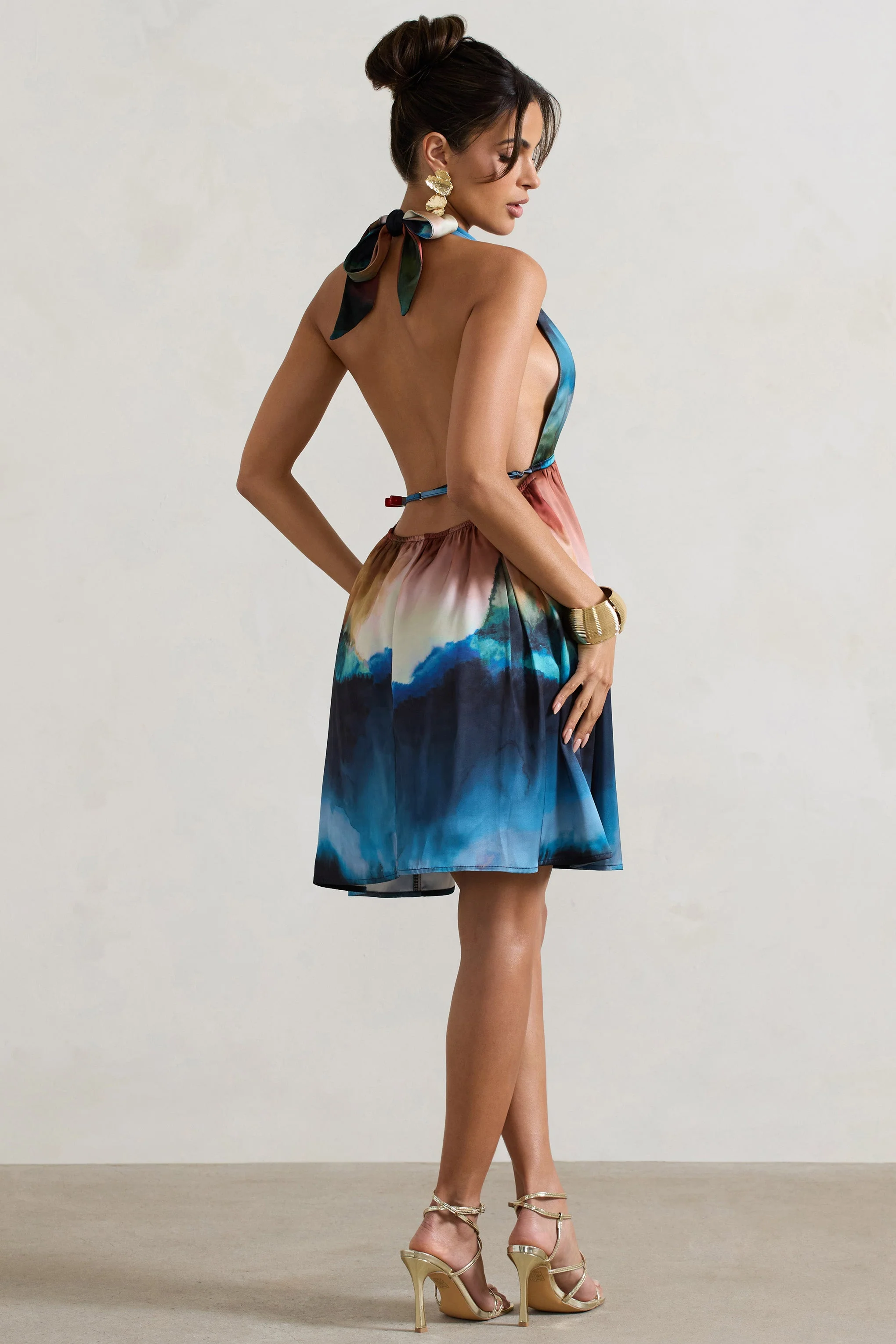 Naxos | Mini-robe babydoll à imprimé flou multicolore avec décolleté plongeant - Image 4