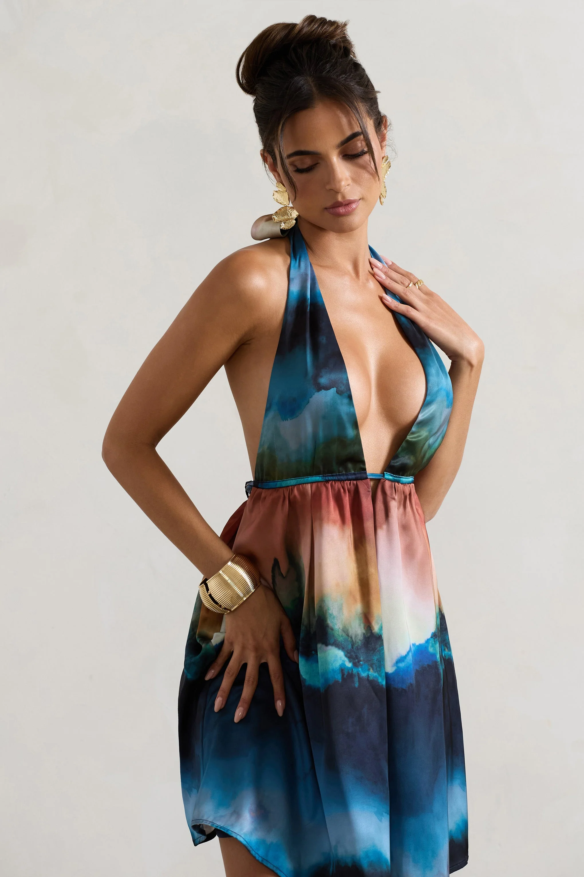 Naxos | Mini-robe babydoll à imprimé flou multicolore avec décolleté plongeant - Image 8