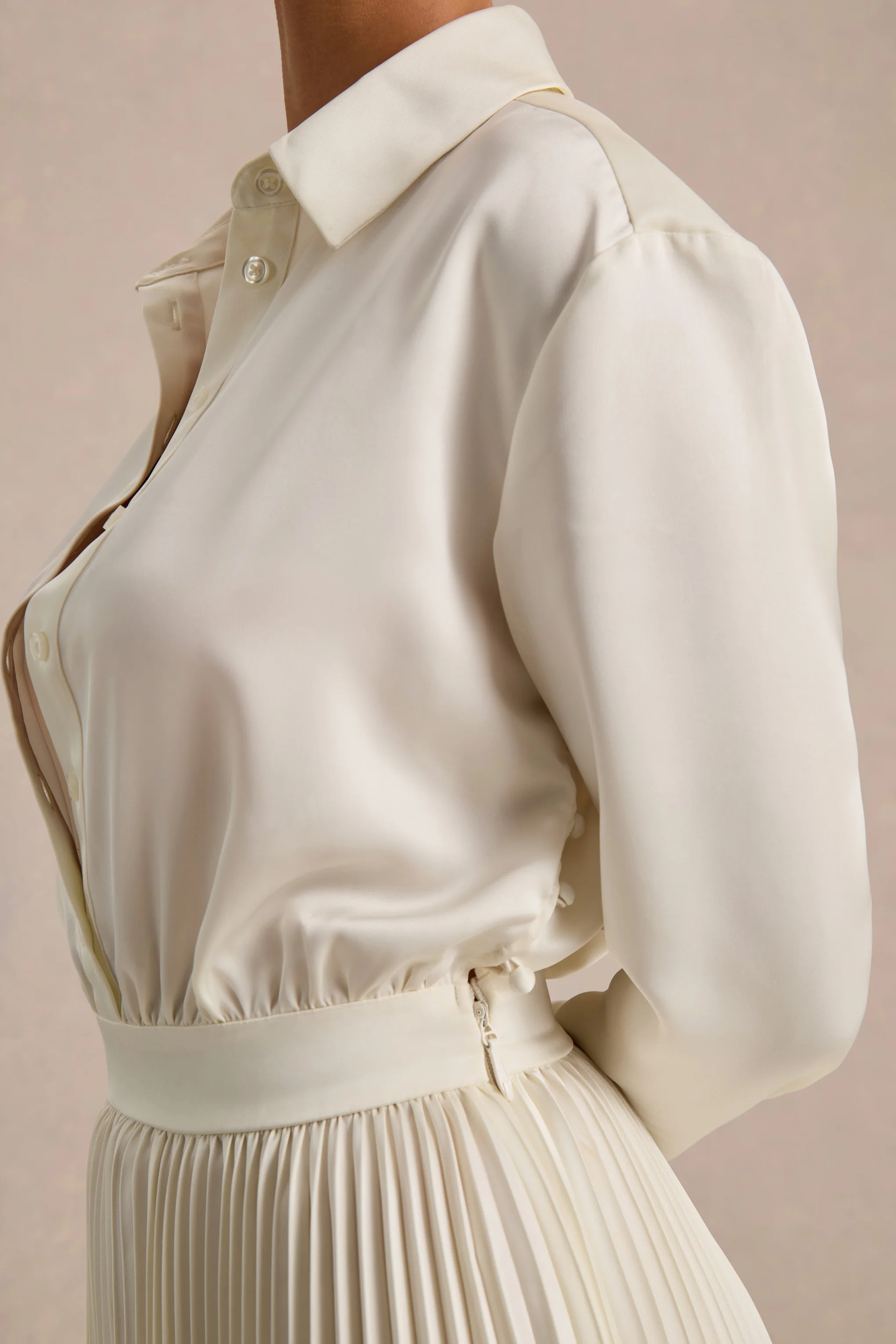 Naxos | Robe chemise longue en satin crème - Image 8