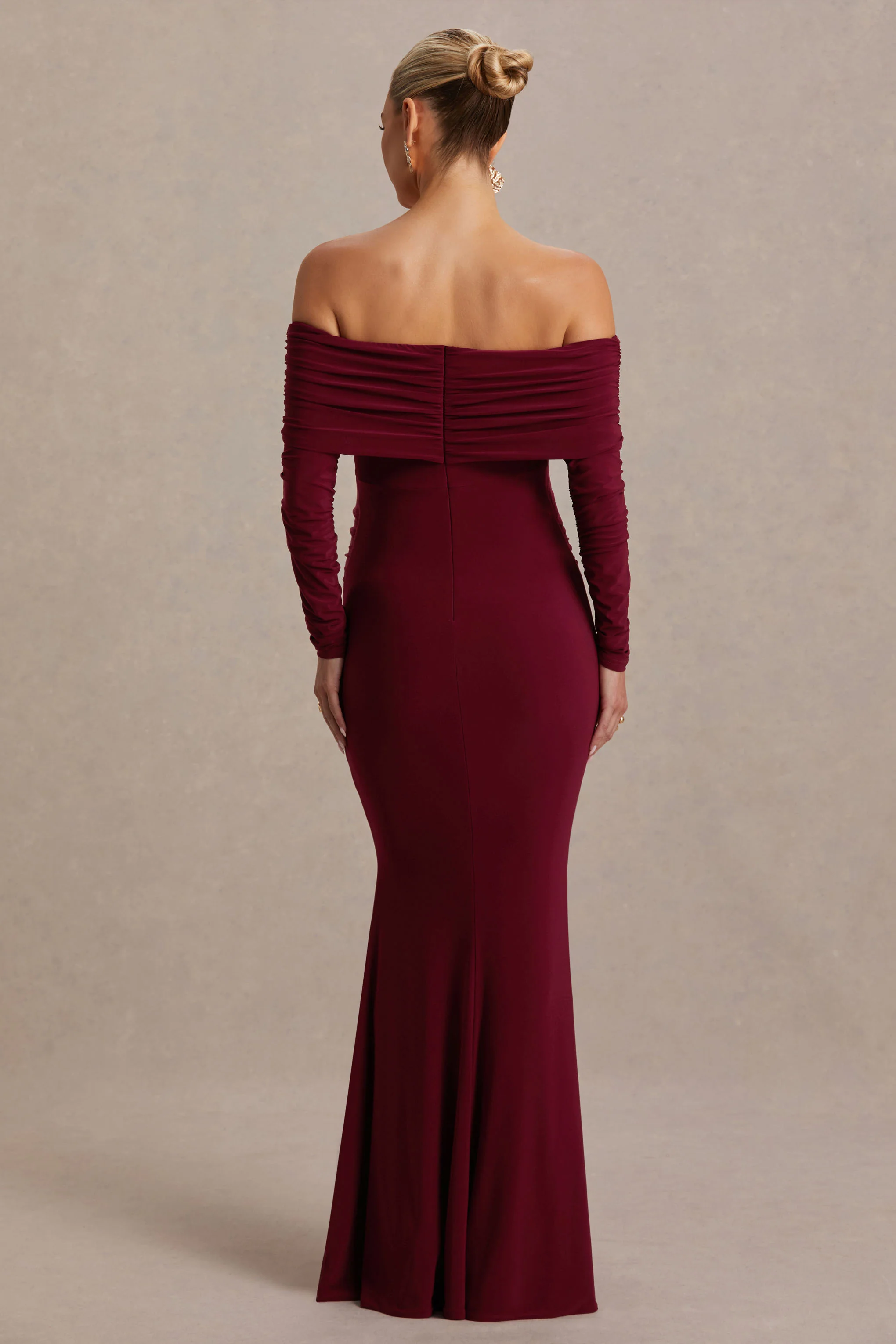 Odessa | Robe longue de maternité couleur baie à encolure bardot et détails froncés - Image 2