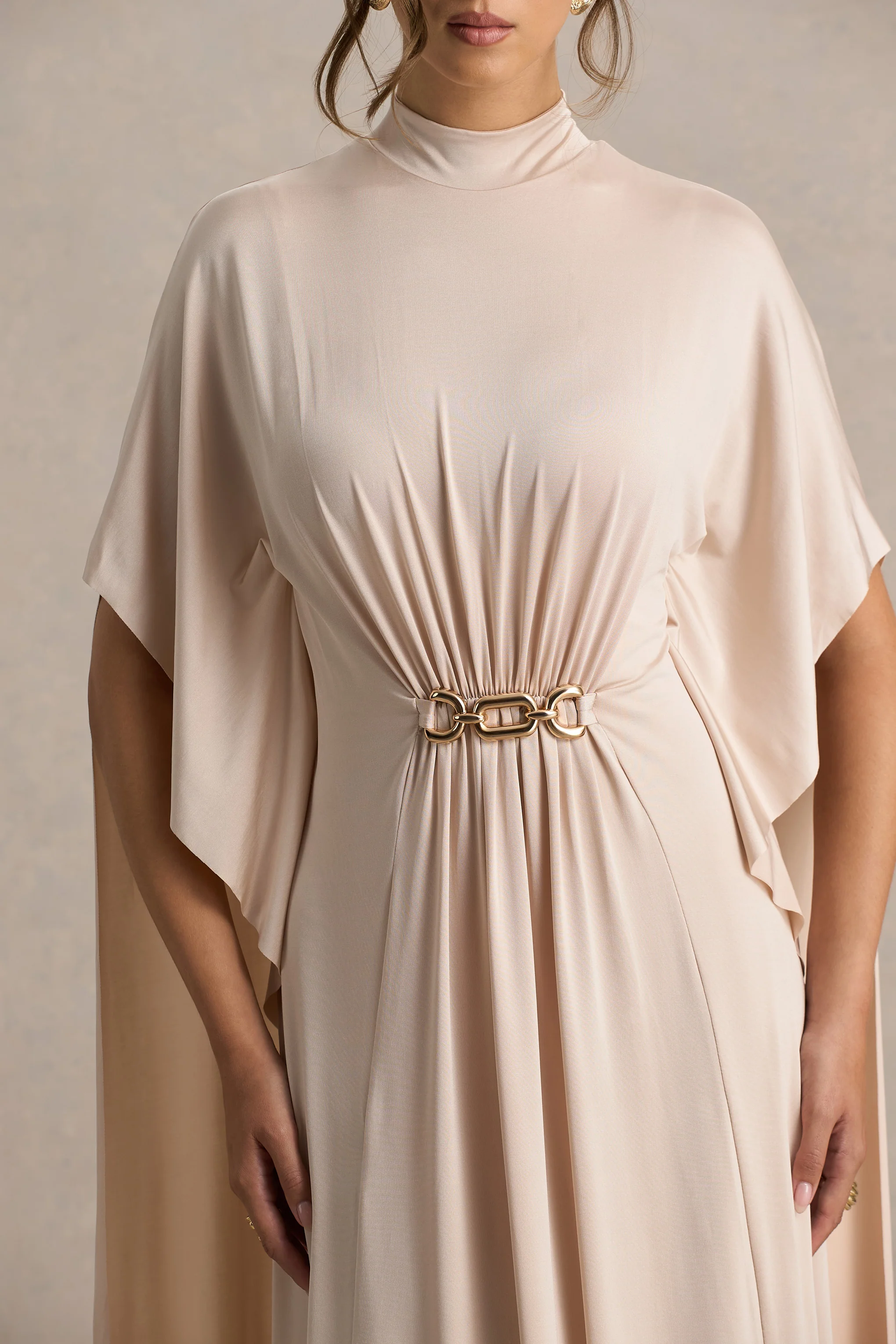 Olessia | Robe longue à Manches Cape Froncées avec Ceinture en Champagne - Image 3