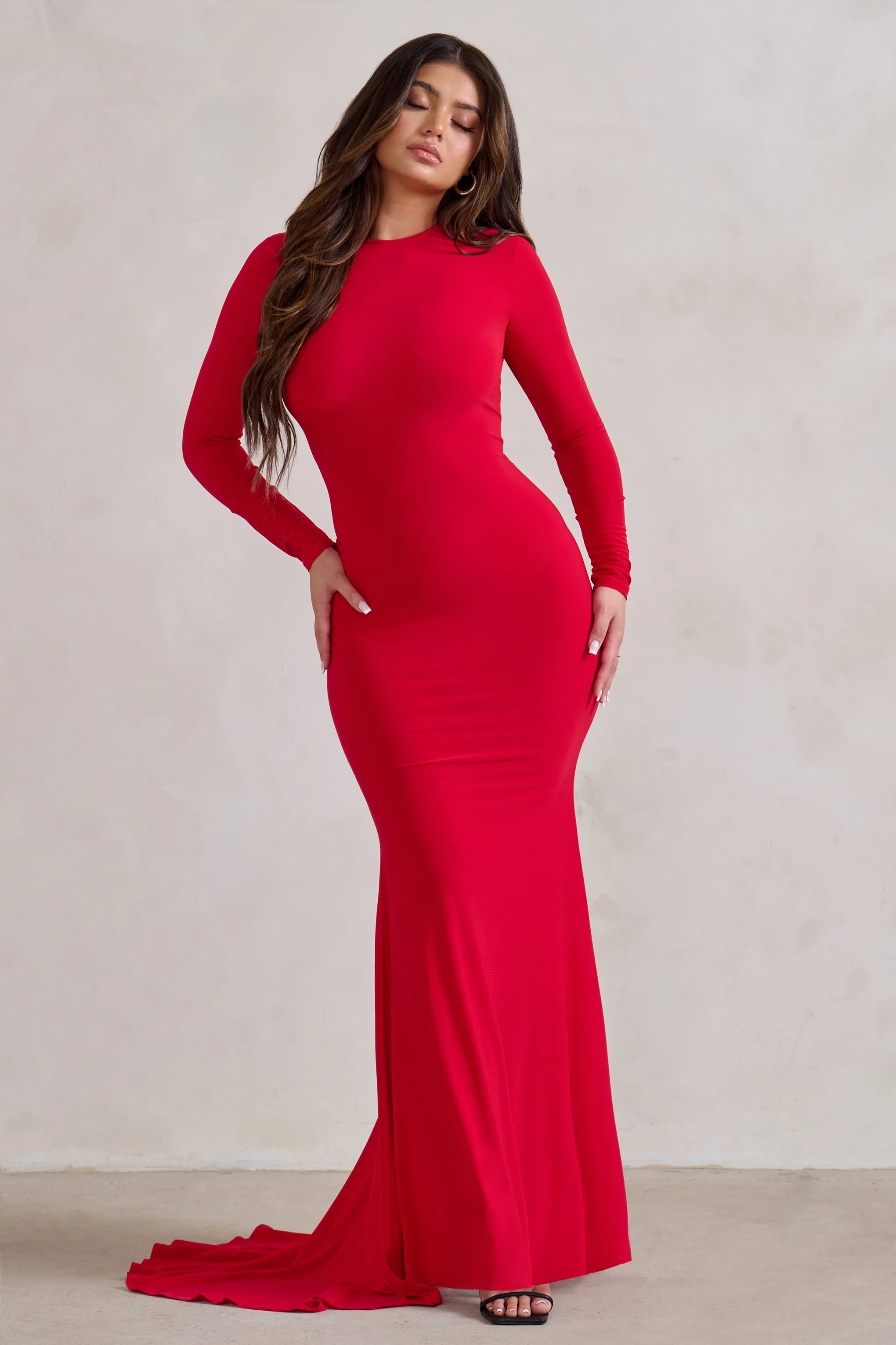 One Step Ahead | Robe longue rouge à manches longues et dos nu - Image 4