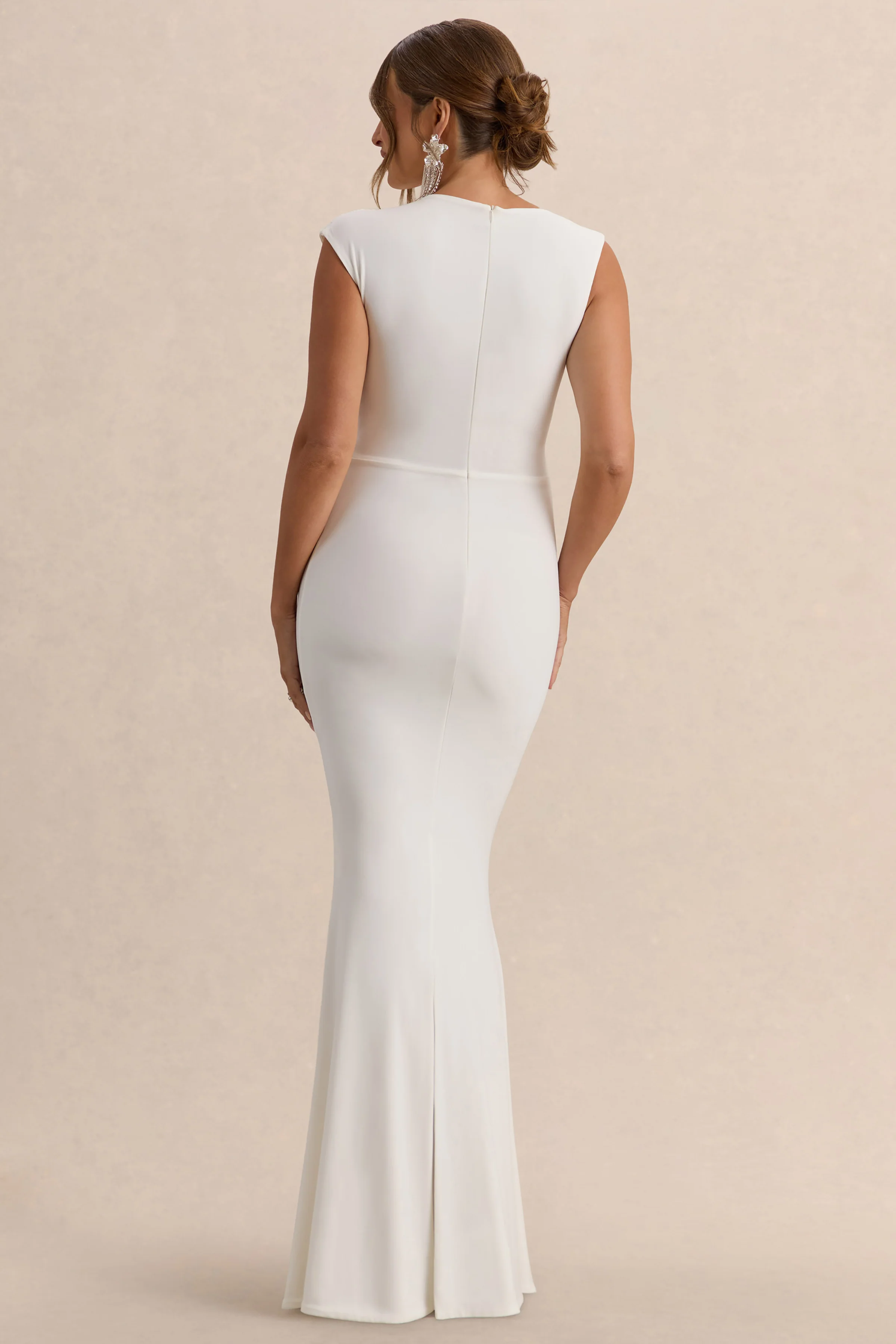 Osanna | Robe longue de maternité blanche à encolure large avec détails froncés - Image 2