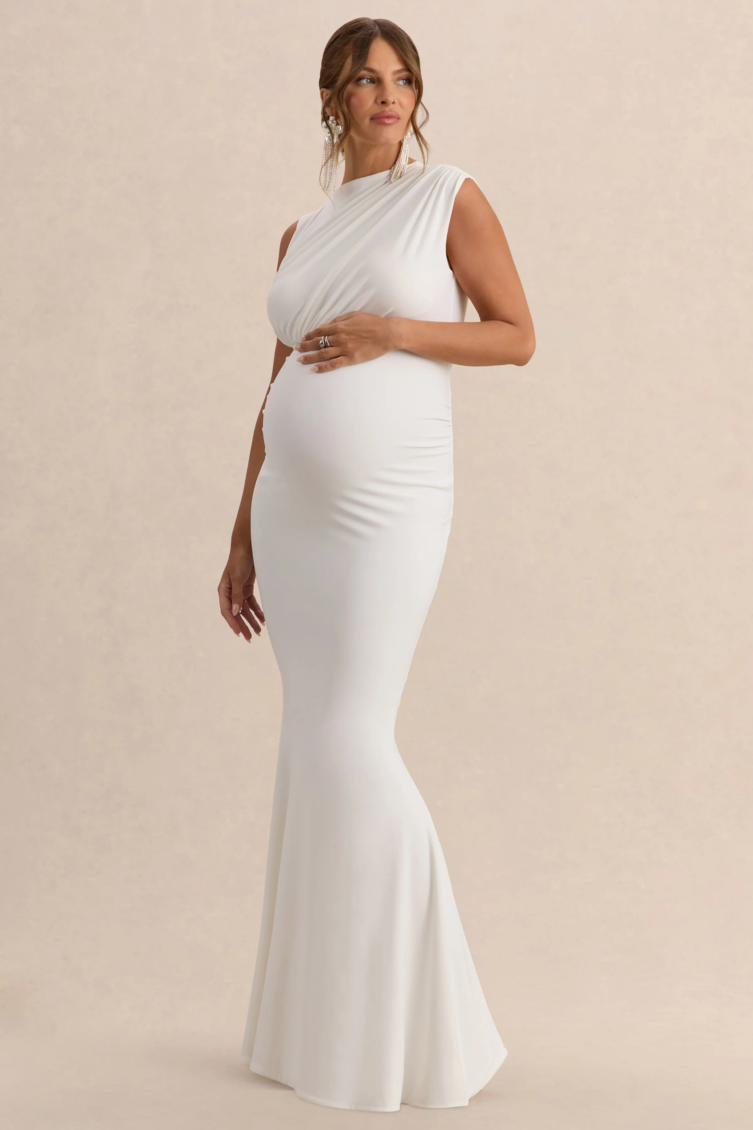 Osanna | Robe longue de maternité blanche à encolure large avec détails froncés - Image 5