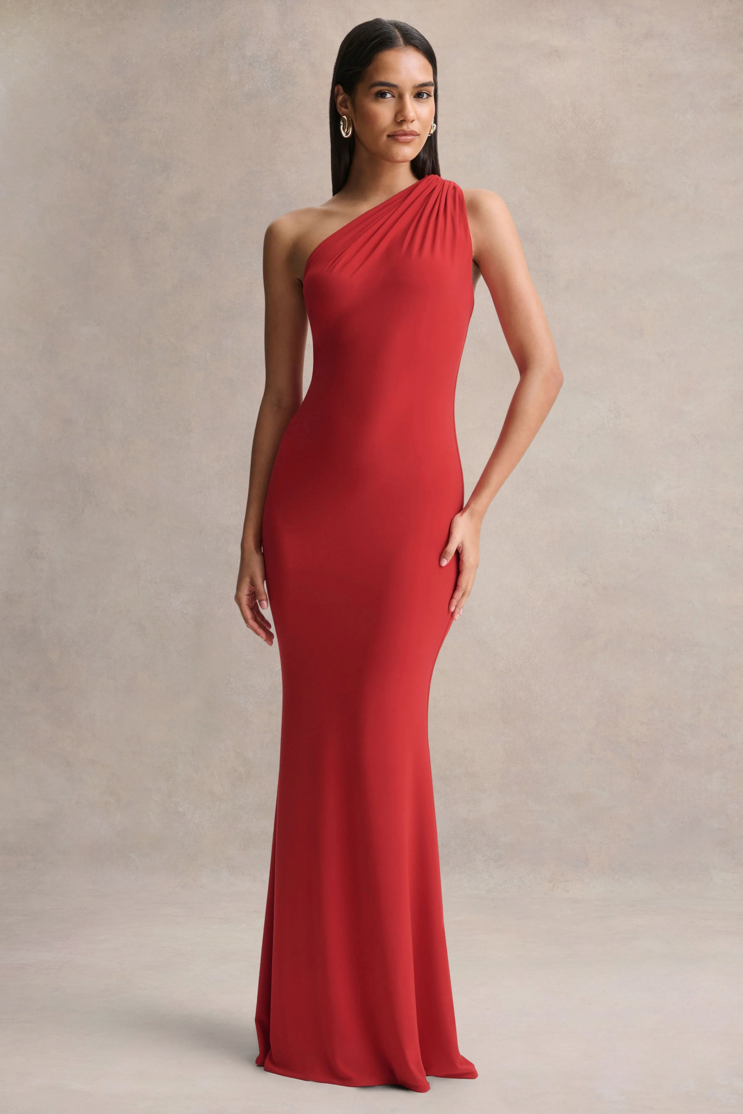 Ottilie | Robe longue rouge à encolure asymétrique