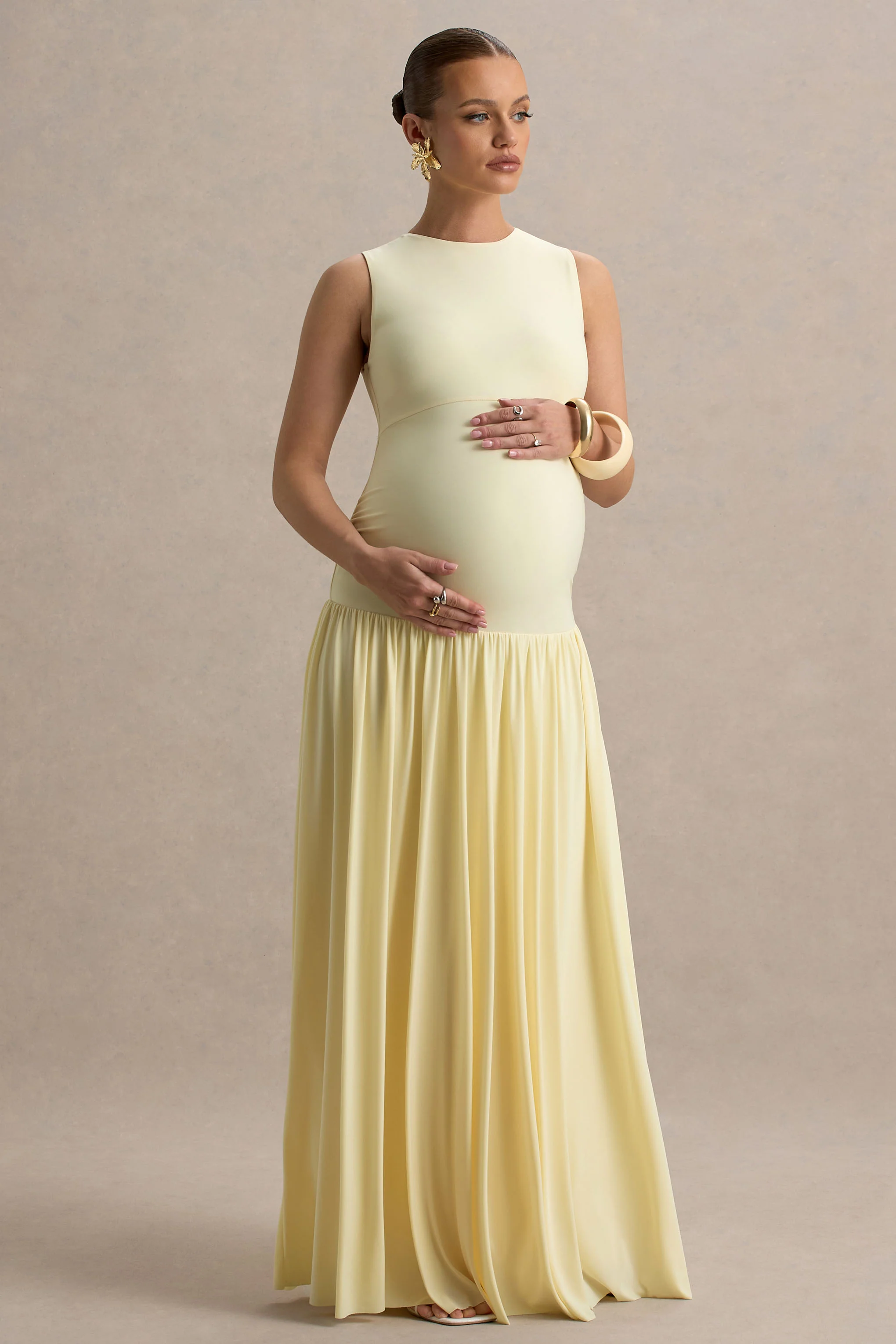 Outline | Robe longue de maternité citron à col rond avec jupe plissée