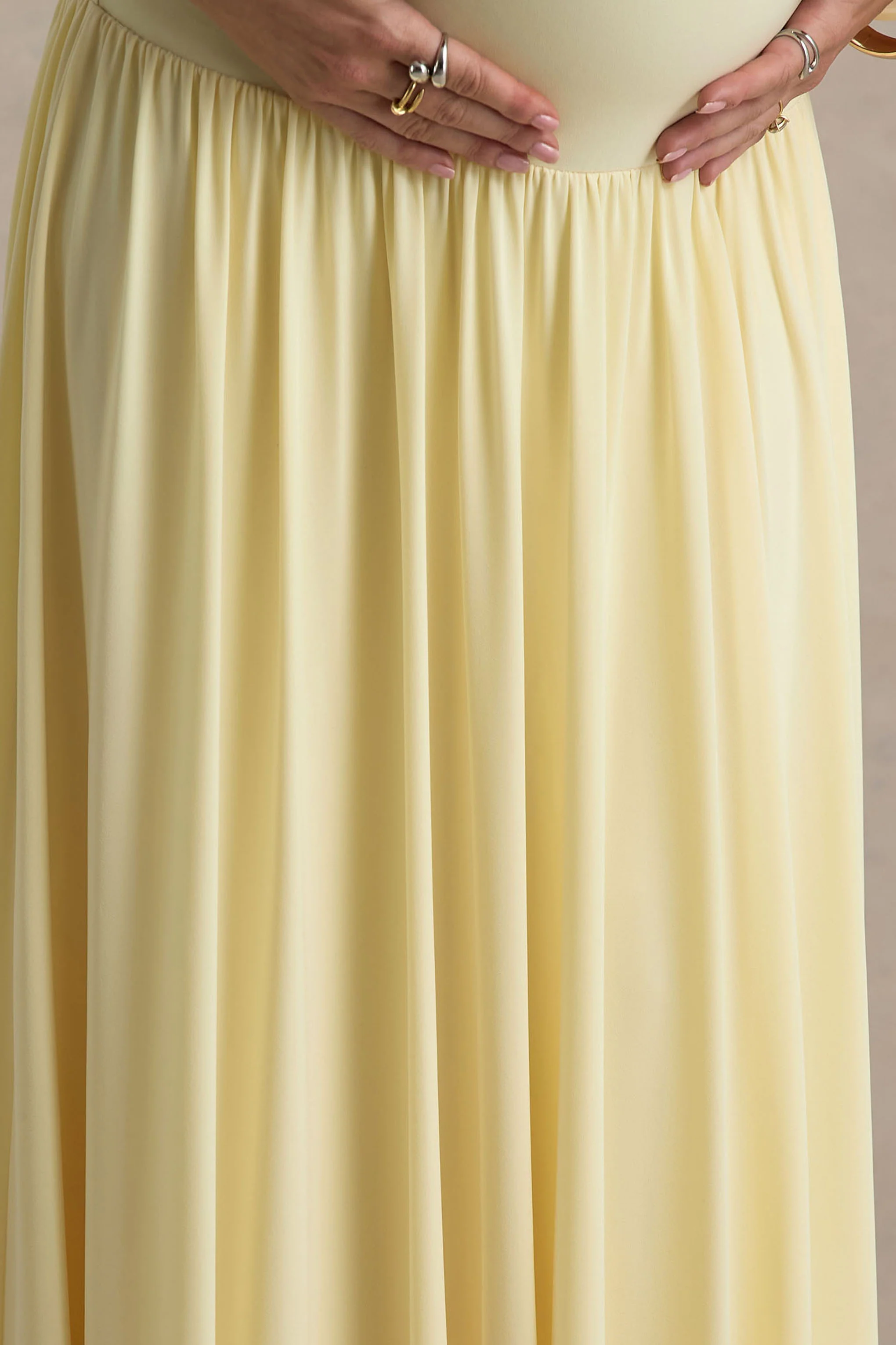 Outline | Robe longue de maternité citron à col rond avec jupe plissée - Image 6