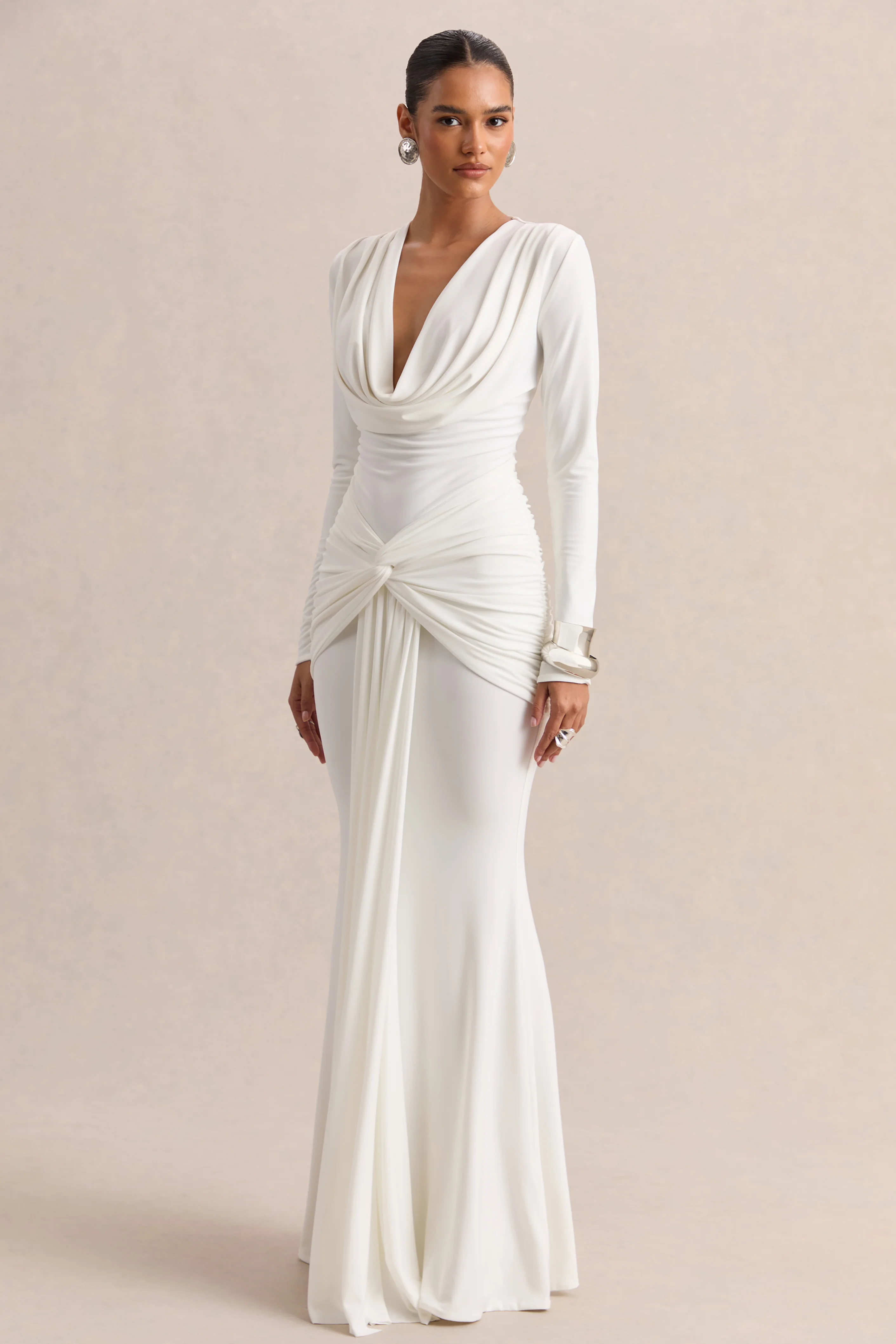 Palerma | Robe longue blanche à décolleté drapé avec détails froncés - Image 4