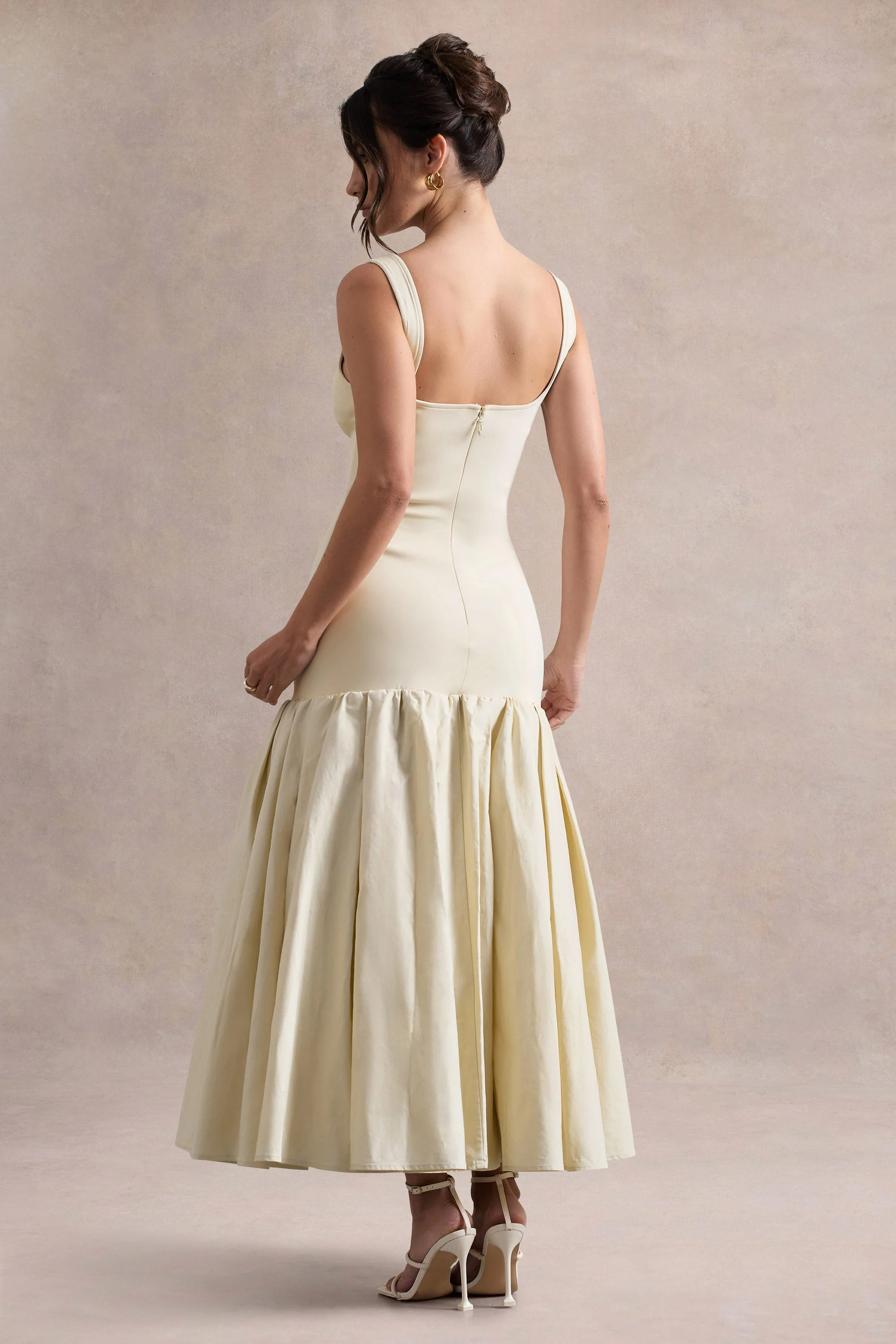 Parida | Robe longue en popeline crème à taille basse avec ourlet péplum - Image 4