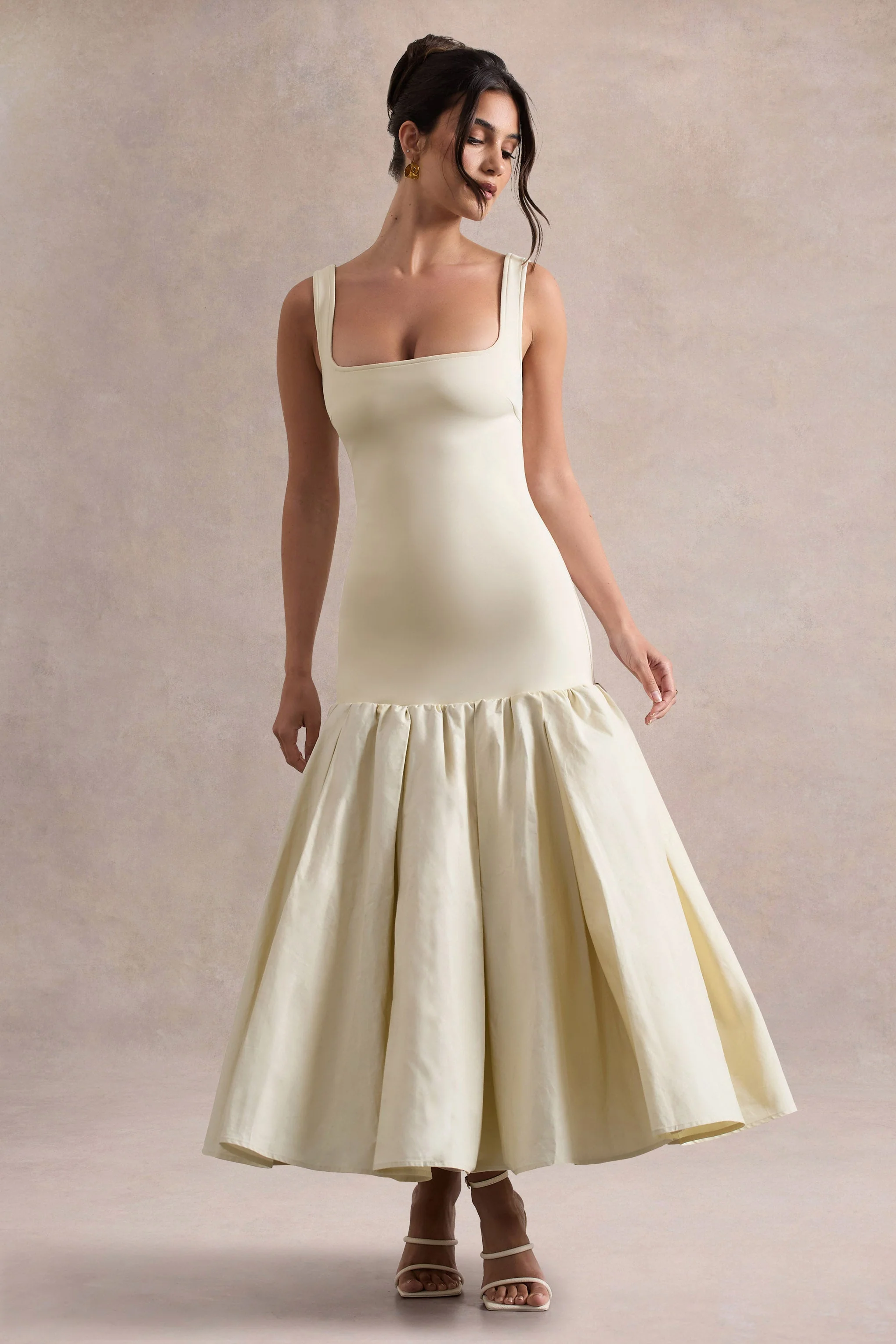 Parida | Robe longue en popeline crème à taille basse avec ourlet péplum - Image 7