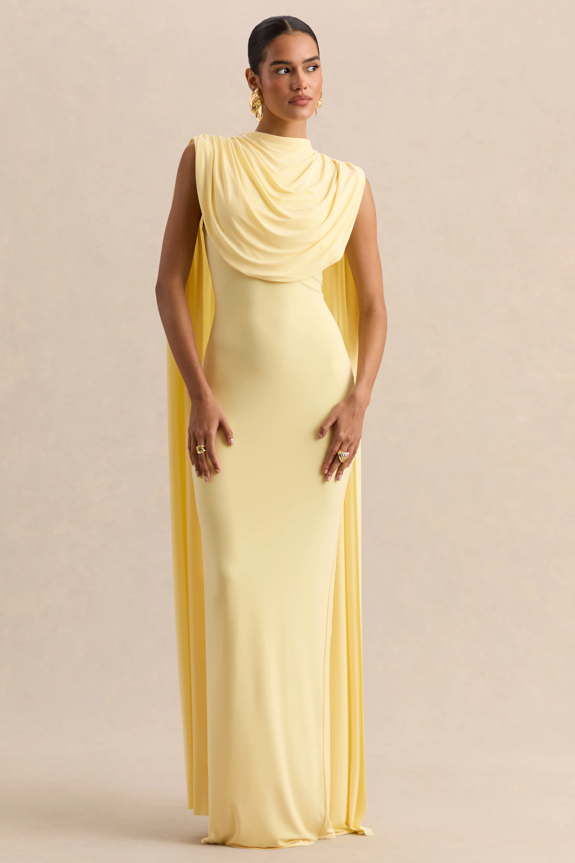 Patrina | Robe longue citron à encolure montante avec détails drapés et manches cape - Image 5