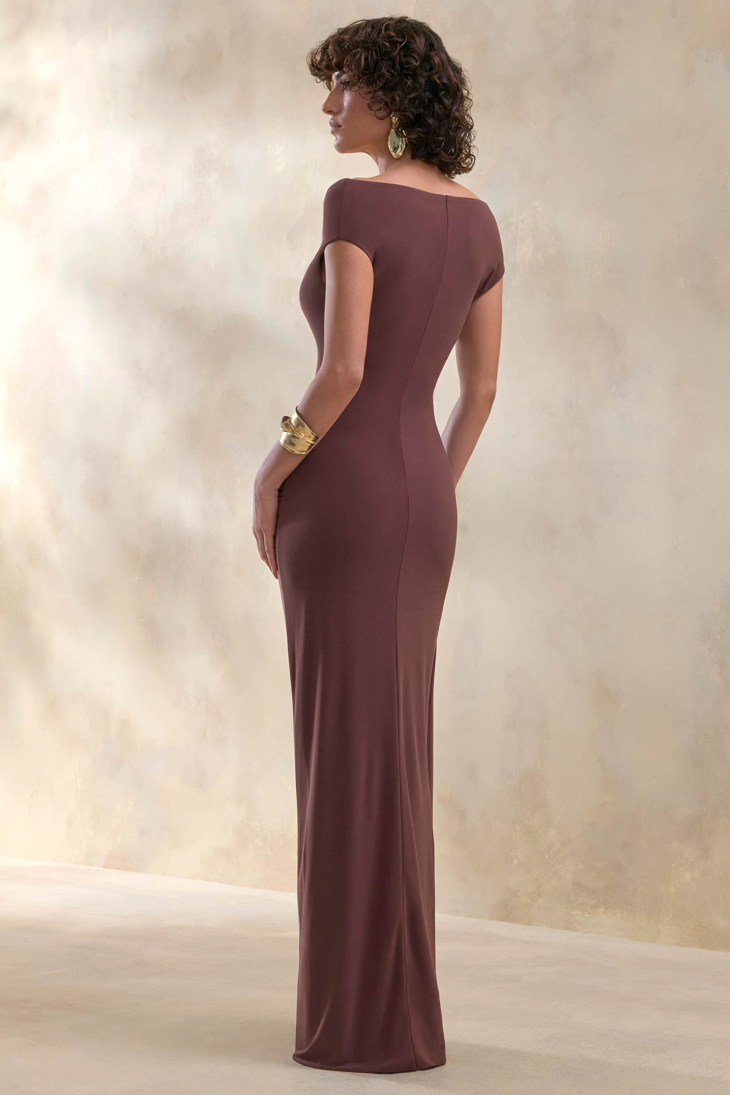 Petronia | Robe longue marron à encolure en V avec détail portefeuille - Image 2