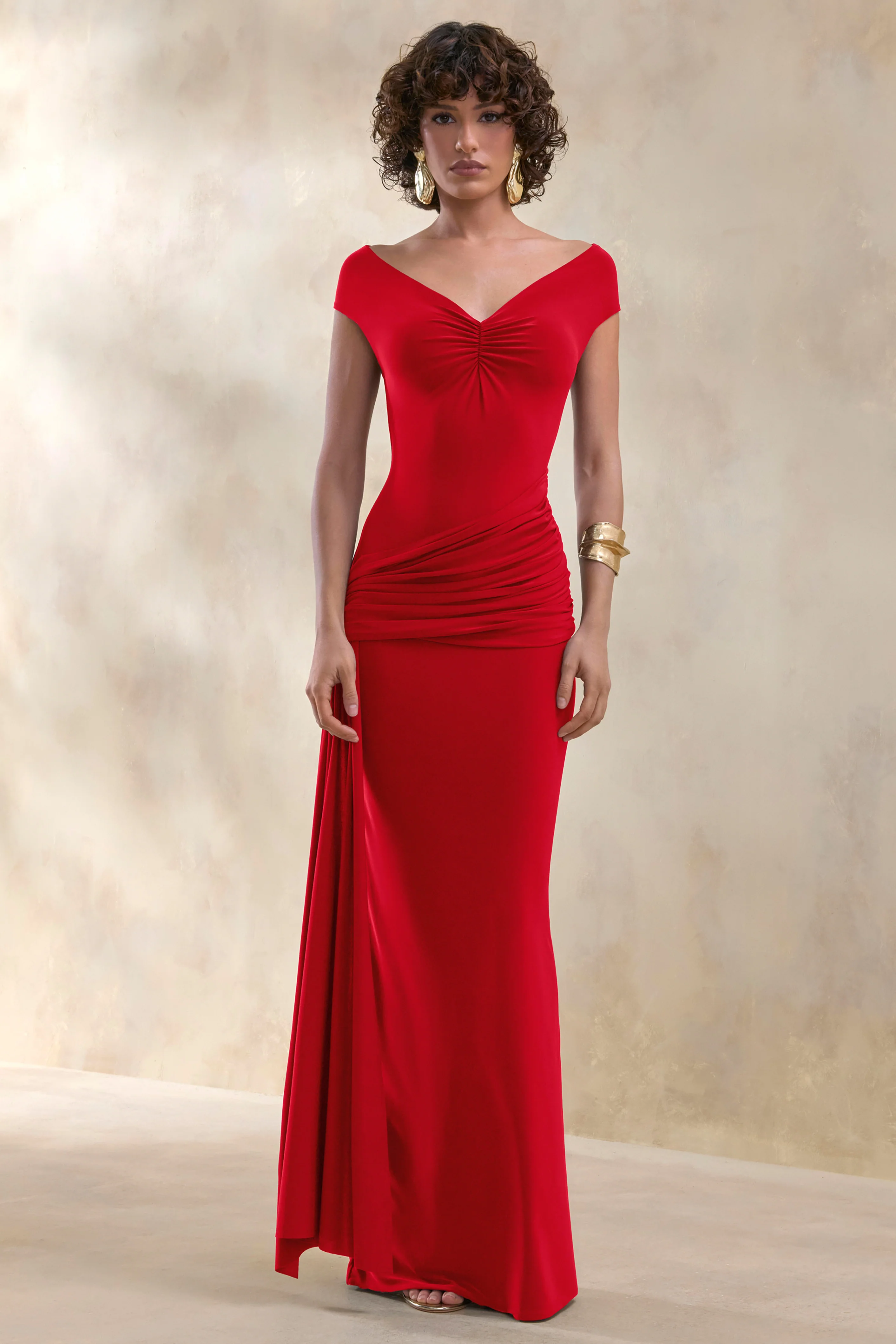 Petronia | Robe longue rouge à décolleté en V avec détail cache-cœur - Image 5