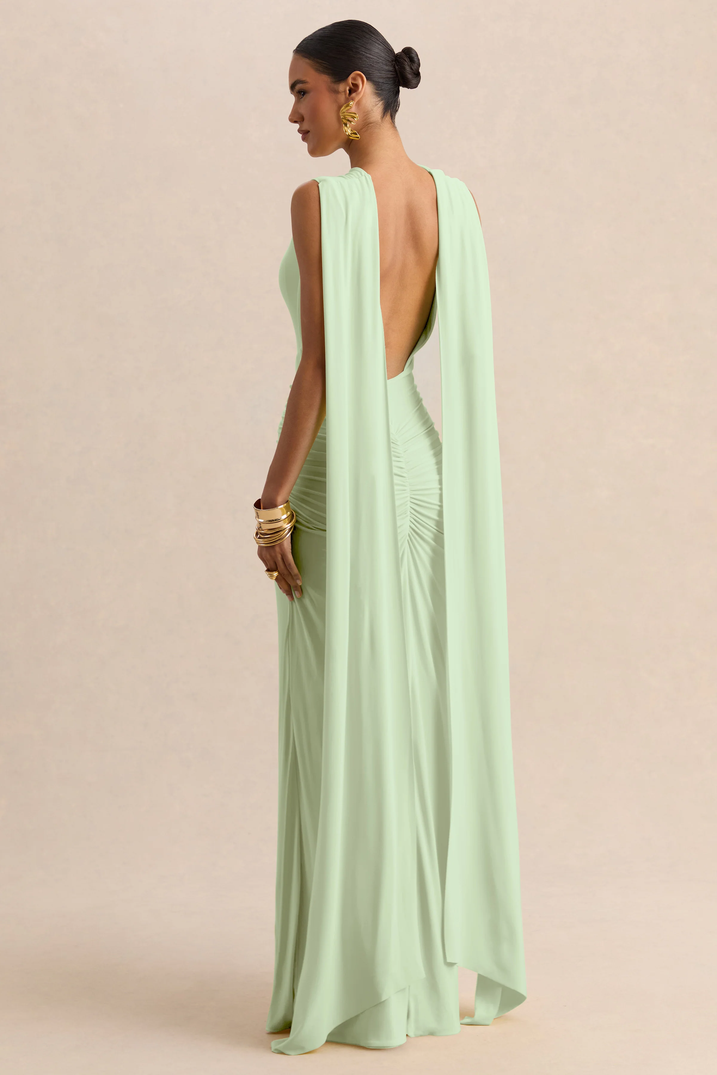Premiere | Robe longue menthe à encolure bateau avec manches cape et dos ouvert