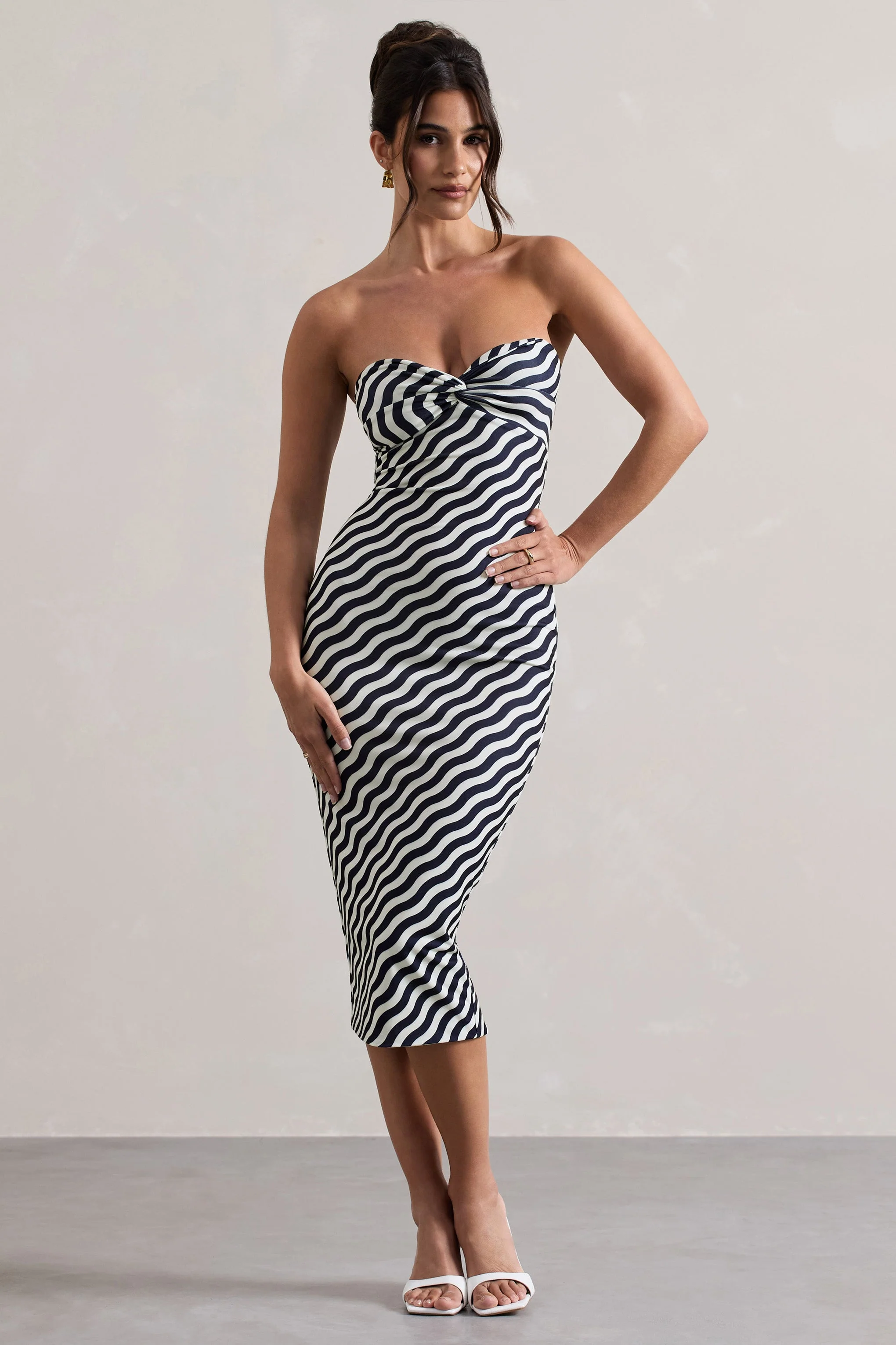 Reese | Robe mi-longue à bandes bleu marine sans bretelles - Image 2
