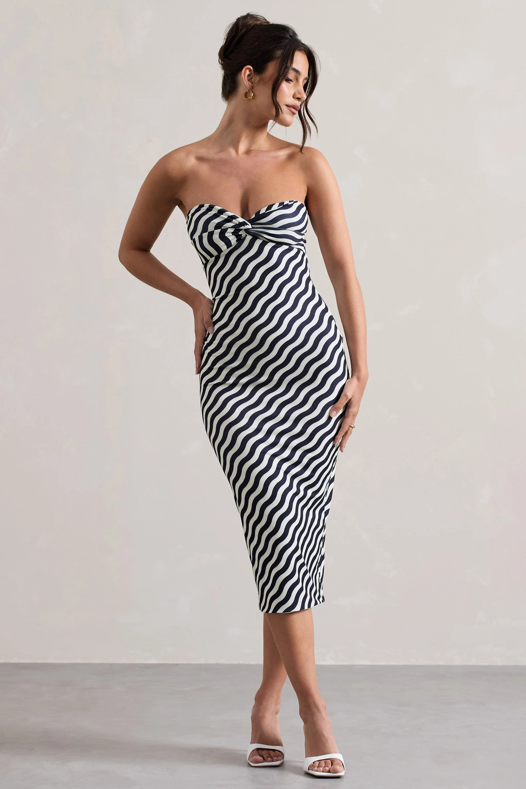 Reese | Robe mi-longue à bandes bleu marine sans bretelles - Image 5