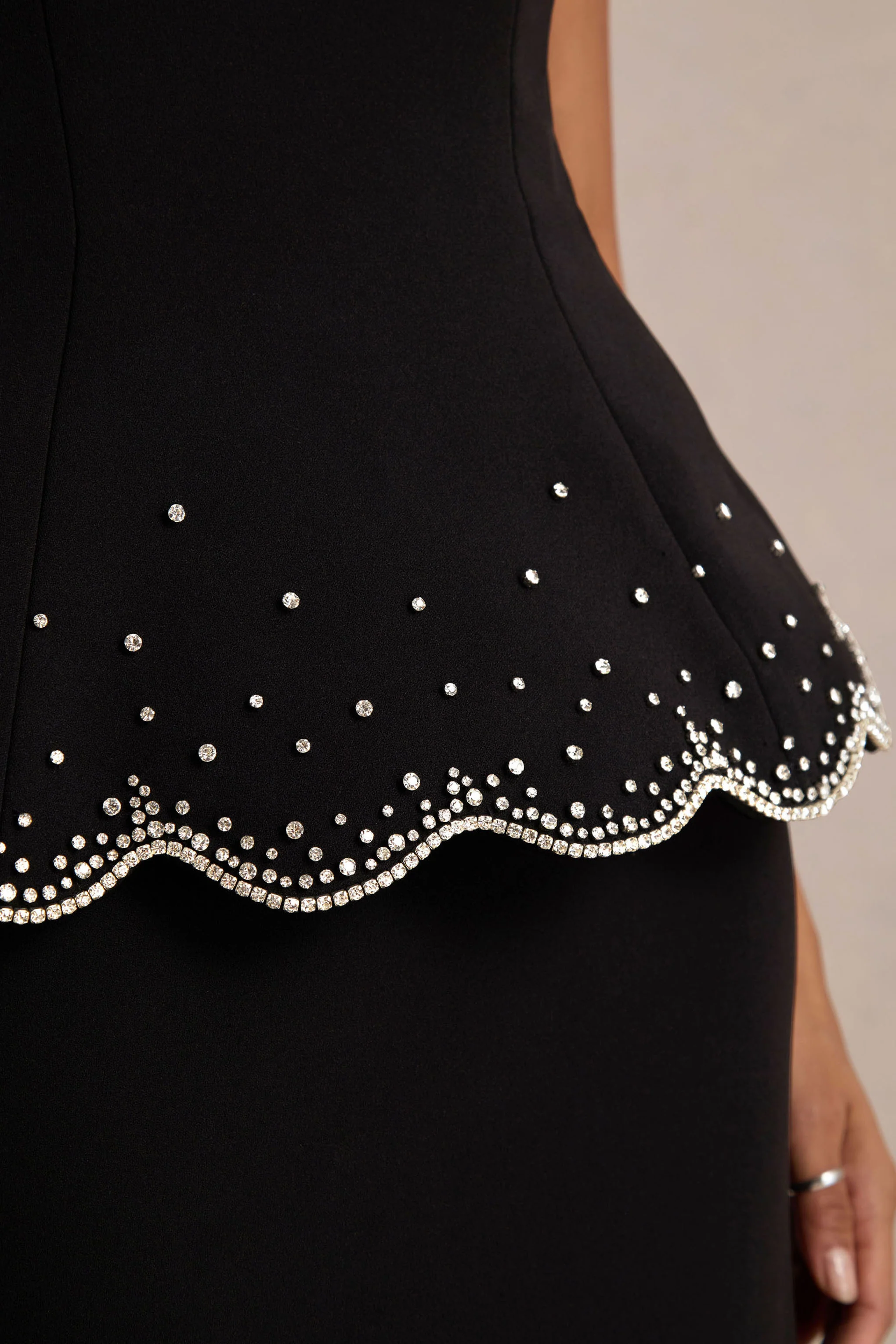 Robin | Robe Longue Noire à Corset Sans Bretelles Ornée de Strass - Image 2