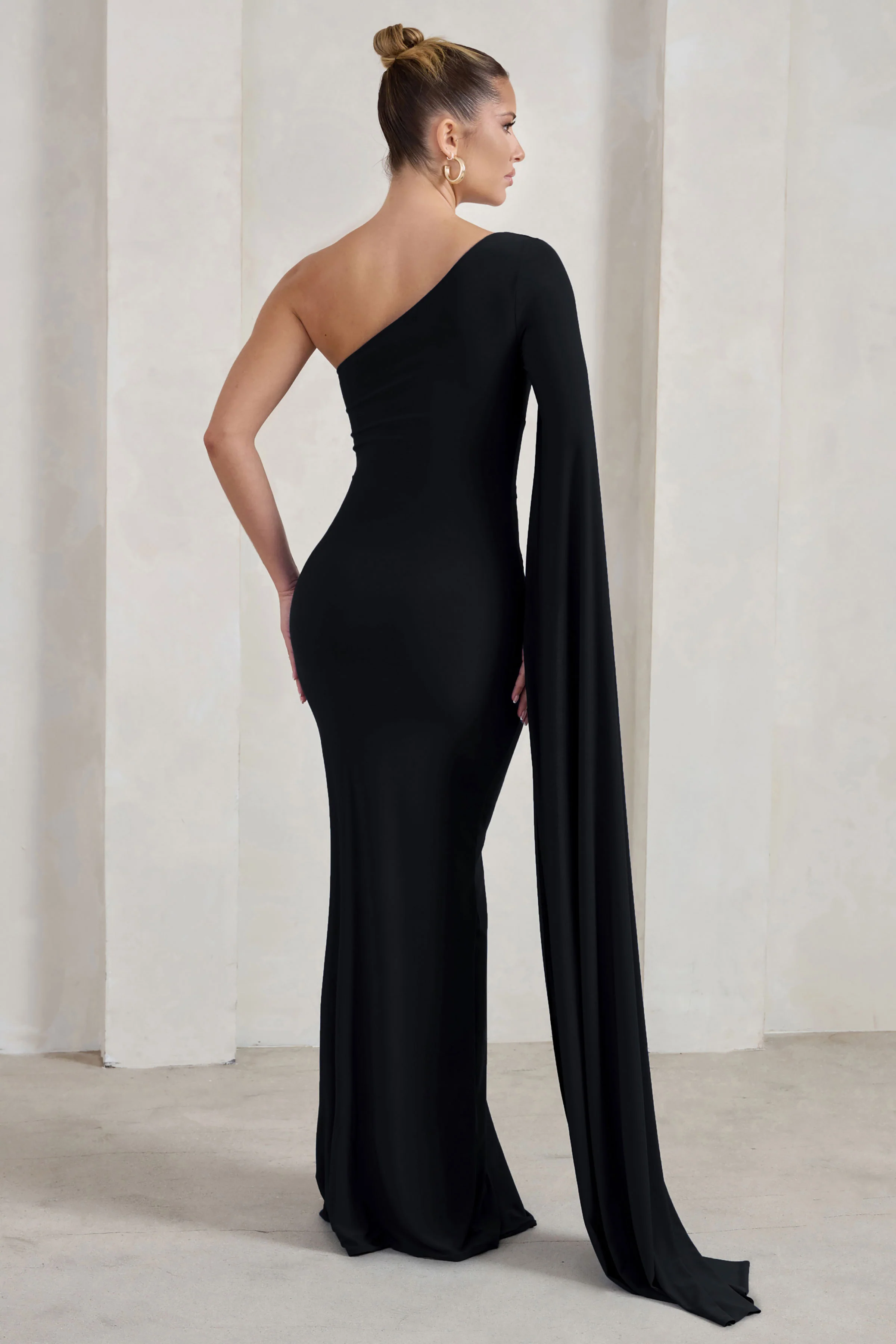 Romi | Robe longue asymétrique noir à motif torsadé - Image 2