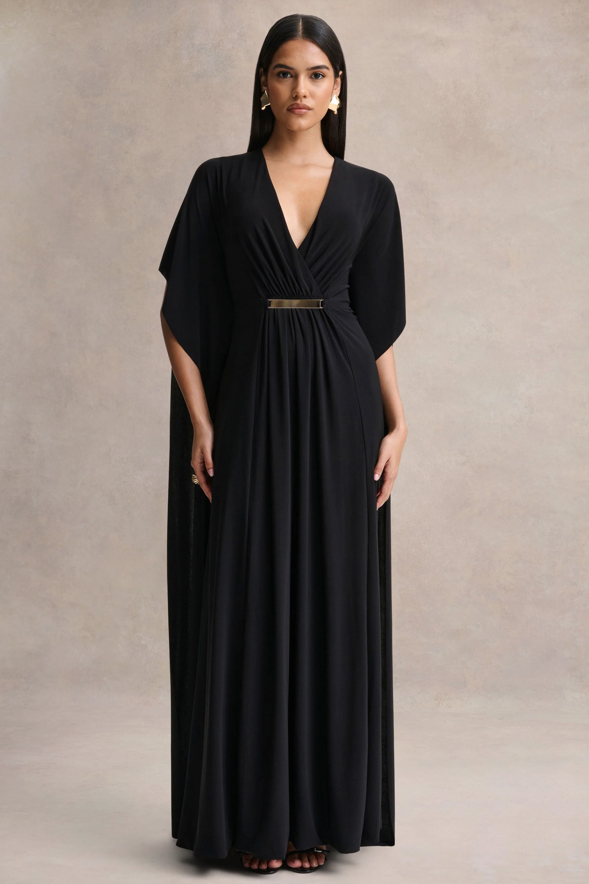 Romilly | Robe longue noire à décolleté plongeant avec détails froncés