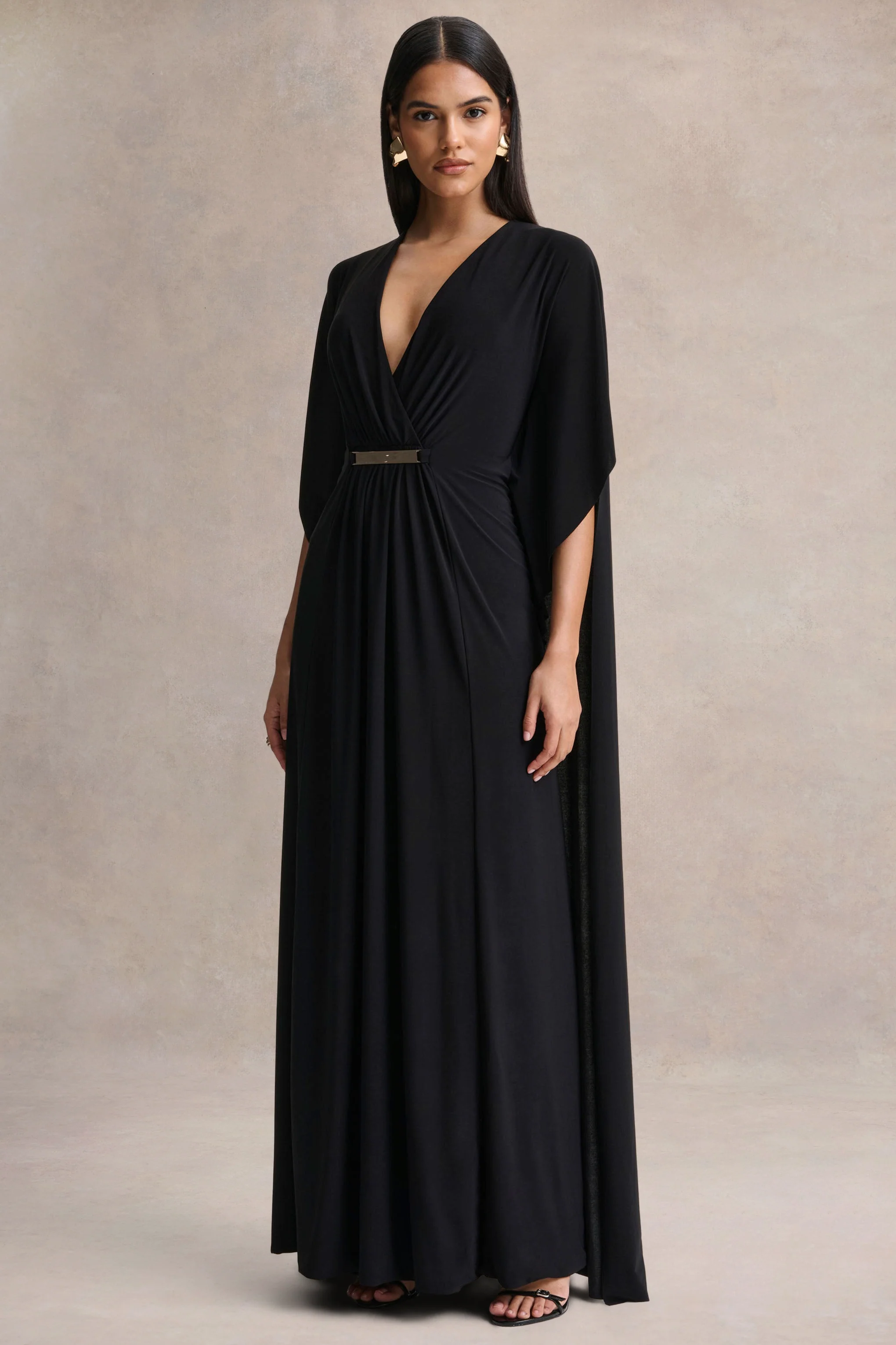 Romilly | Robe longue noire à décolleté plongeant avec détails froncés - Image 4