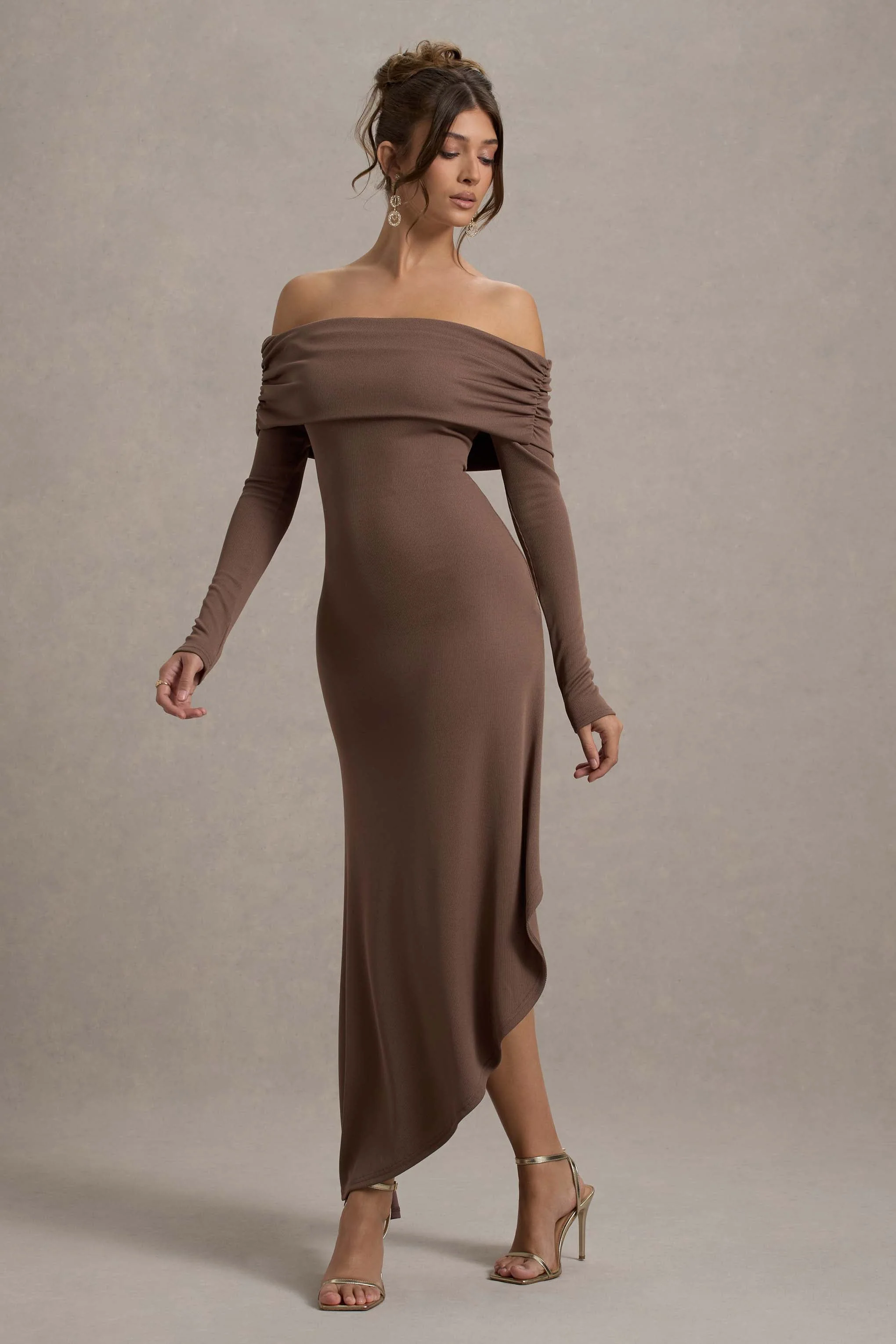 Romina | Robe longue à tricot moka et longueur asymétrique - Image 5
