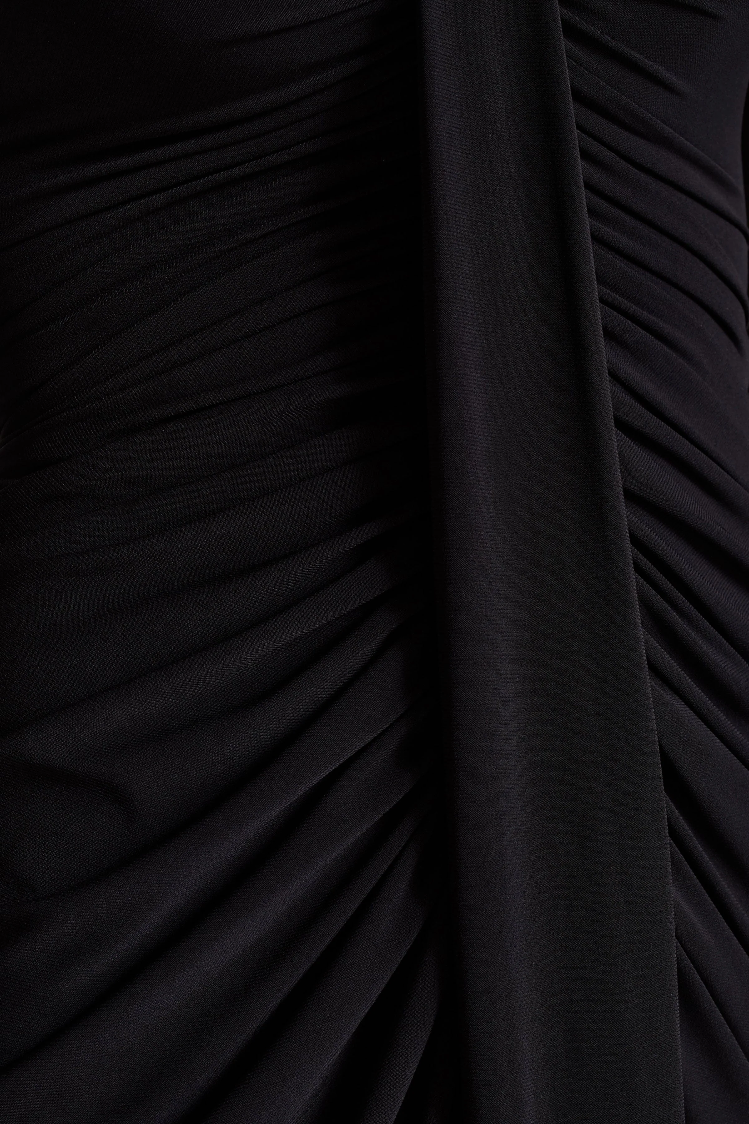 Rosetta | Robe mi-longue noire à décolleté cœur avec manches transparentes - Image 6