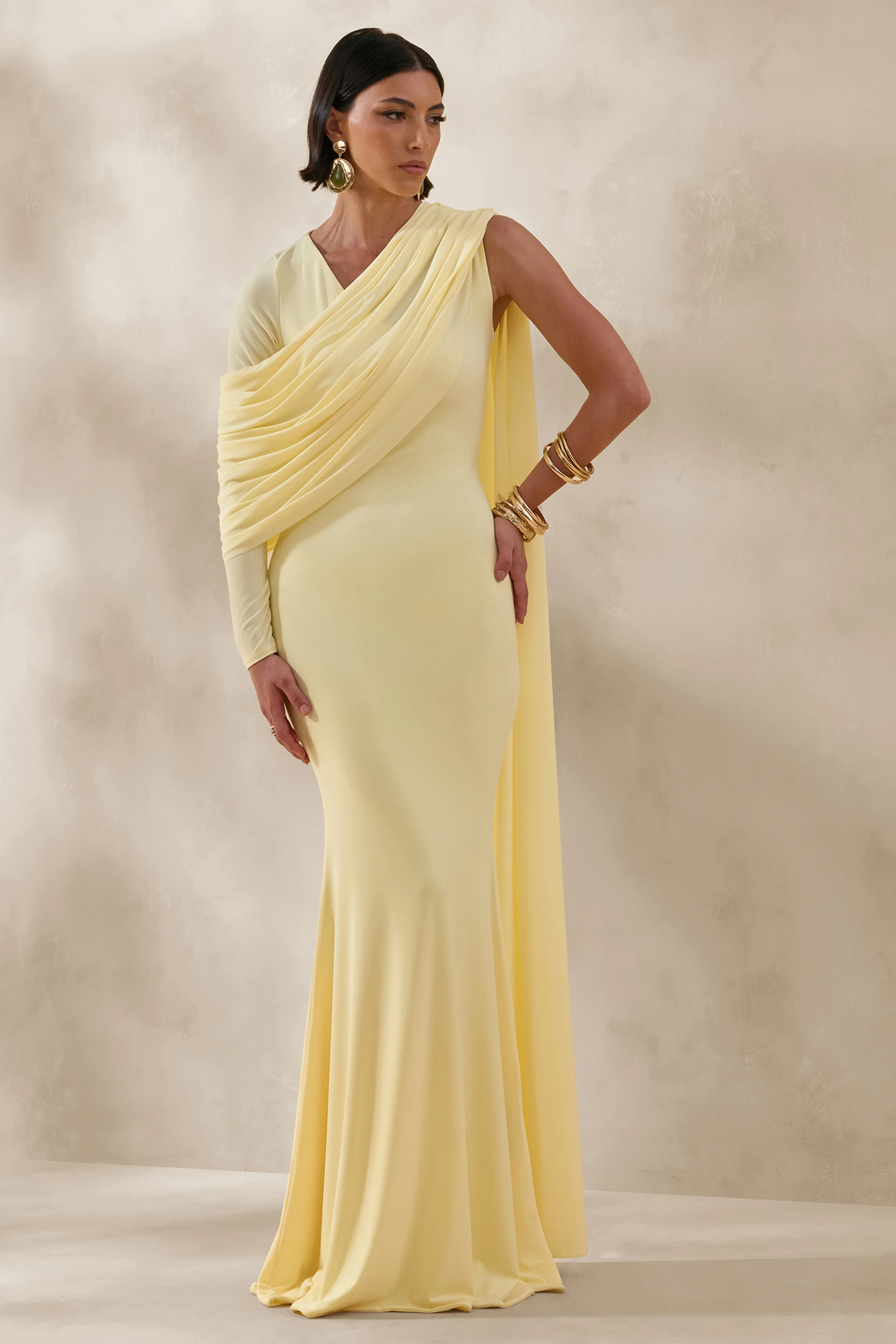 Rubelle | Robe longue citron à encolure asymétrique avec détails drapés - Image 5