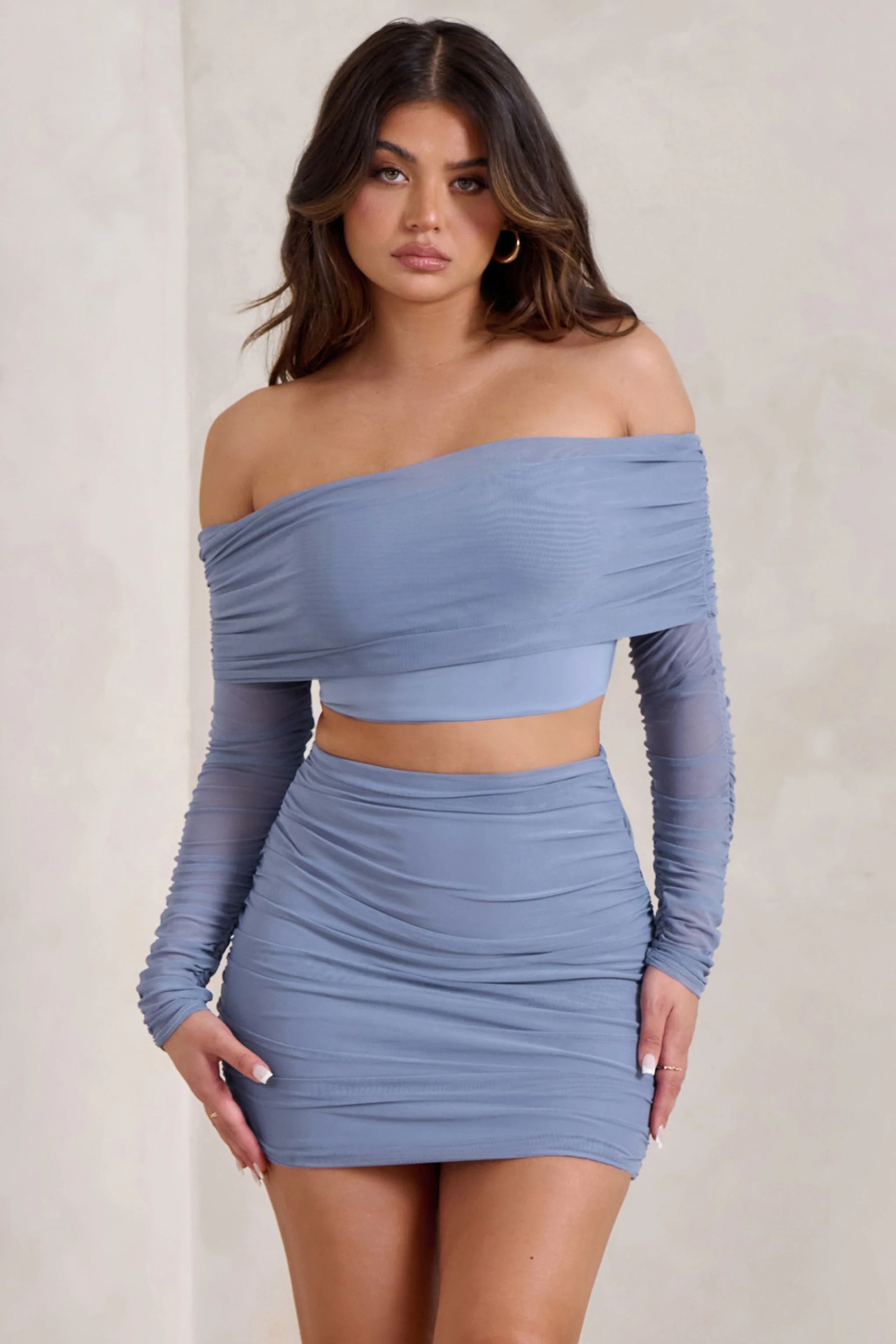 Rule Breaker | Crop top bardot en tulle fronce bleu bleuet - Image 4