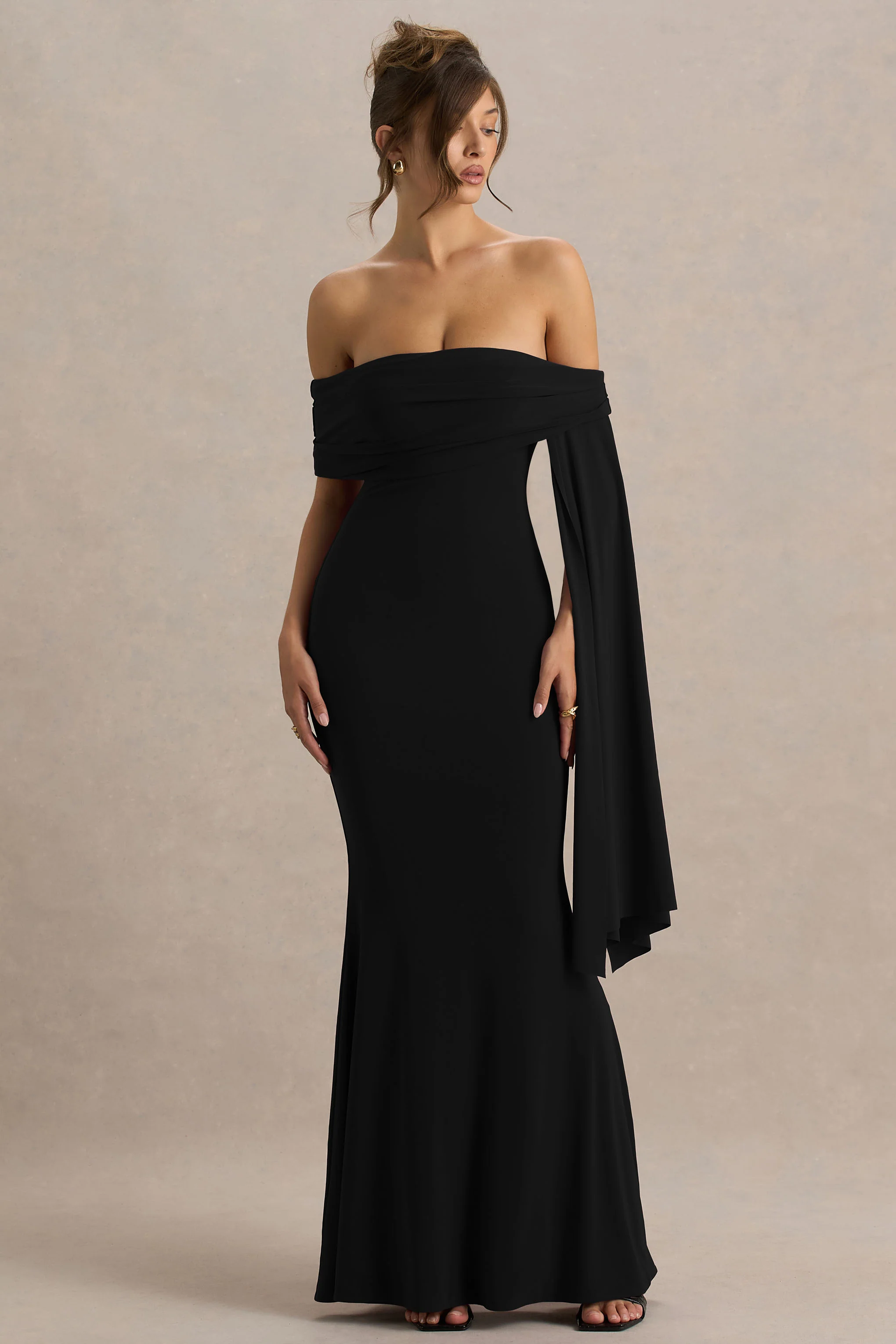 Saffina | Robe longue noire à décolleté bardot avec ceinture fluide - Image 5