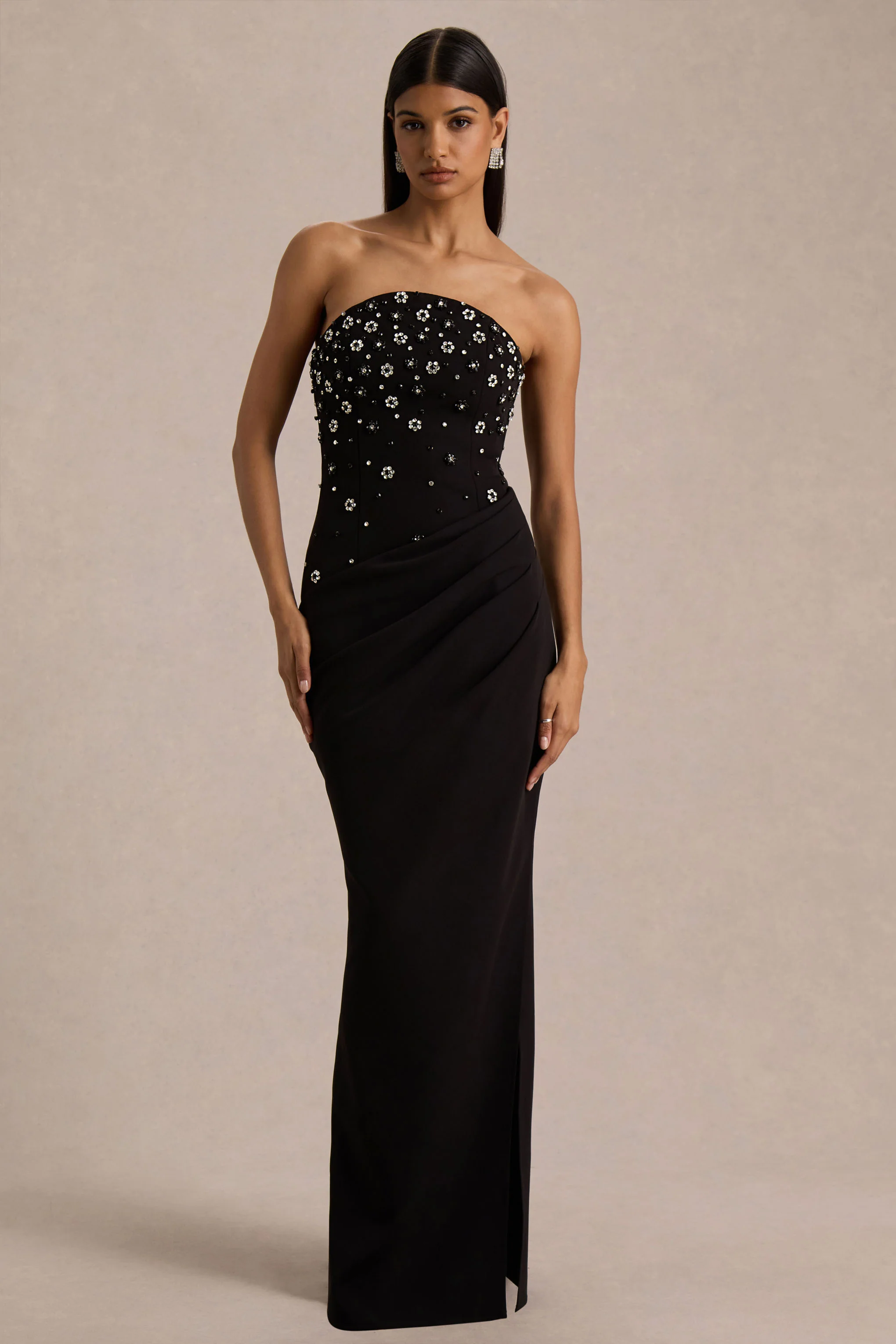 Saphira | Robe Longue Noire à Encolure Bandeau Ornée de Strass