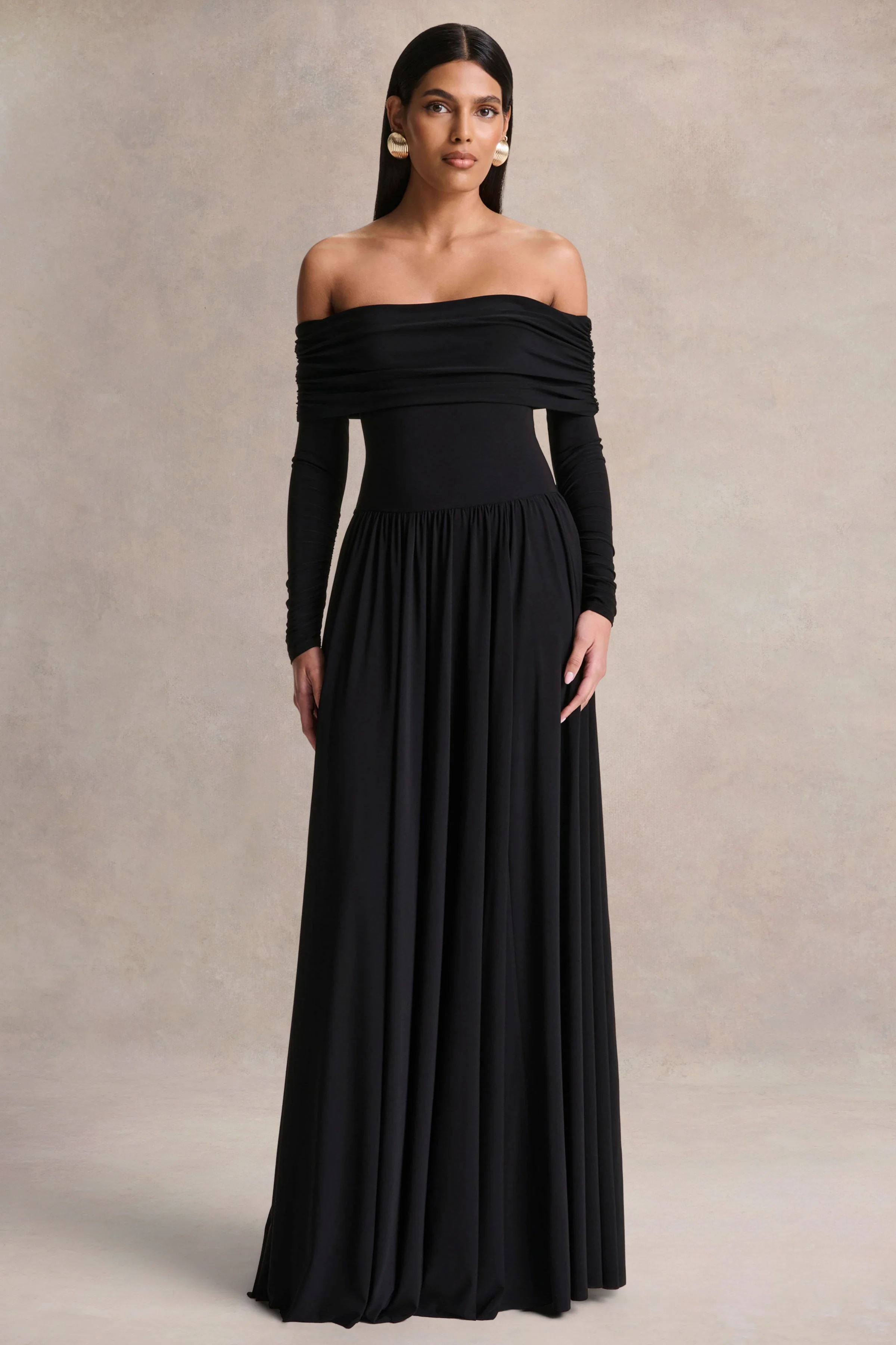 Saskia | Robe longue noire à encolure bardot