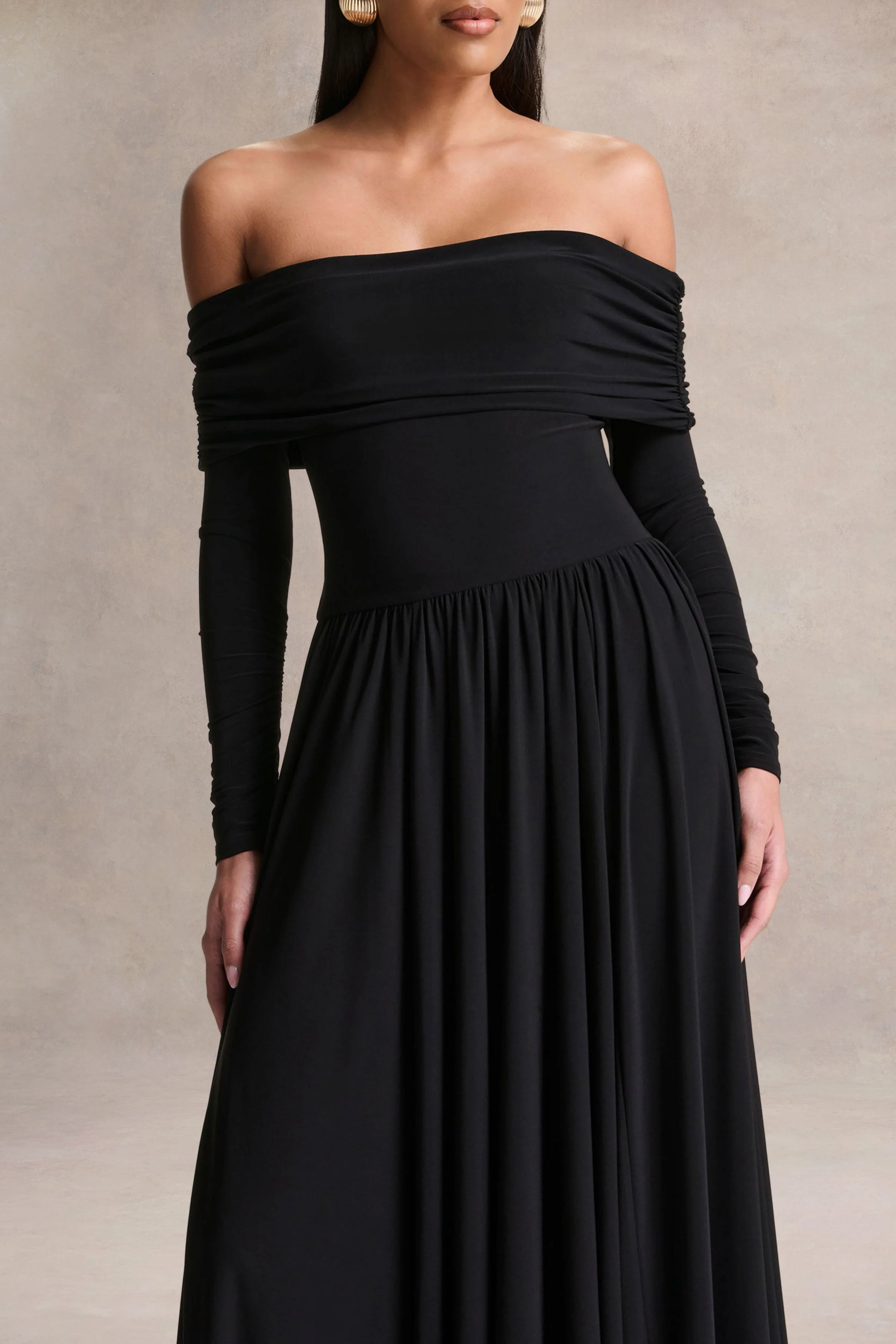 Saskia | Robe longue noire à encolure bardot - Image 3