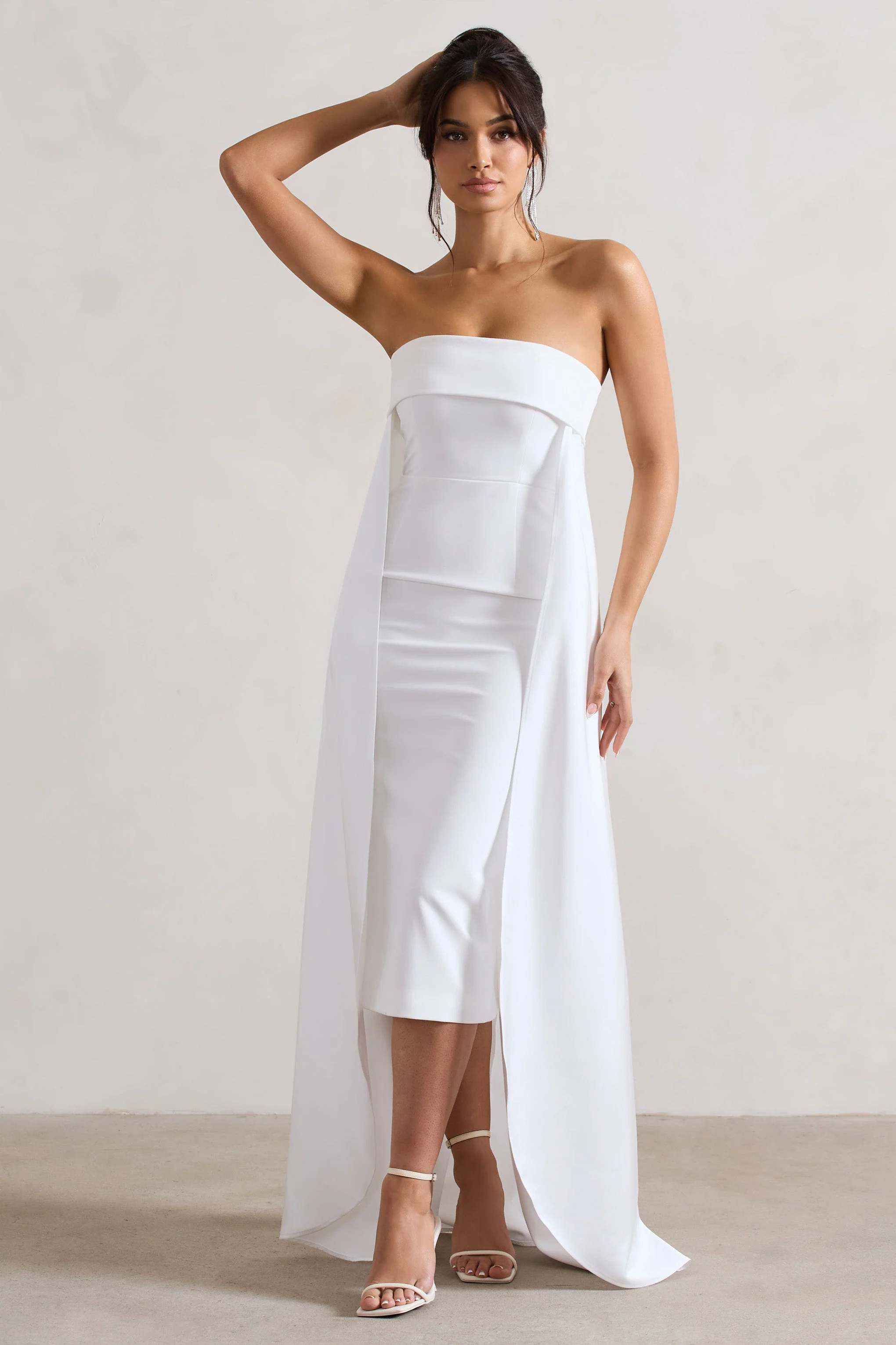 Save The Date | Robe mi-longue crème à encolure bandeau et cape - Image 4