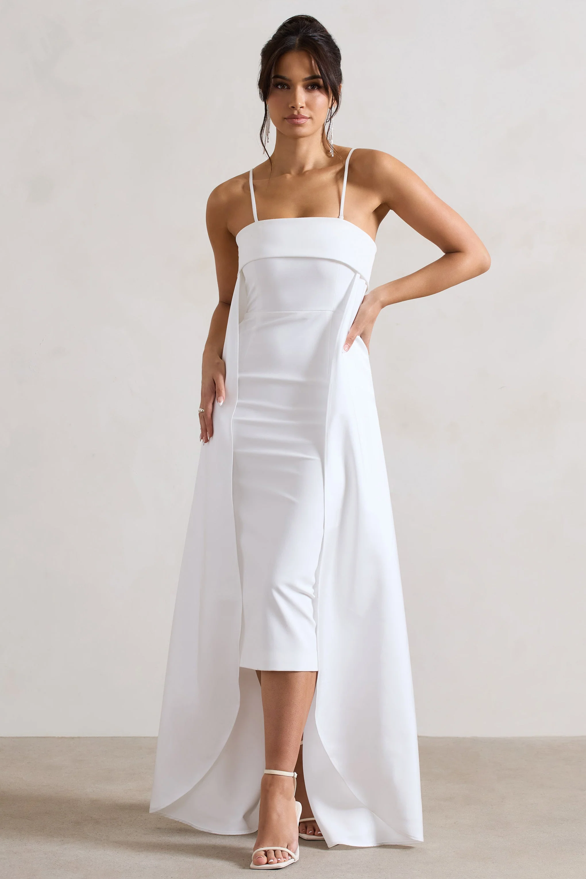 Save The Date | Robe mi-longue crème à encolure bandeau et cape - Image 5