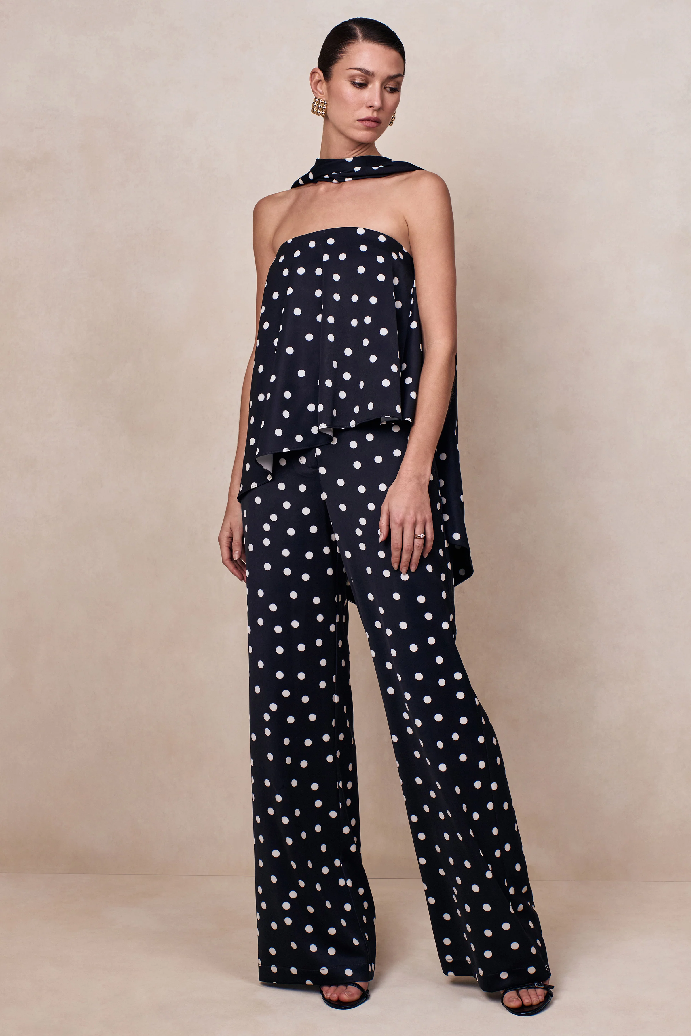 Seloria | Pantalon large en satin à pois noirs et blancs - Image 5