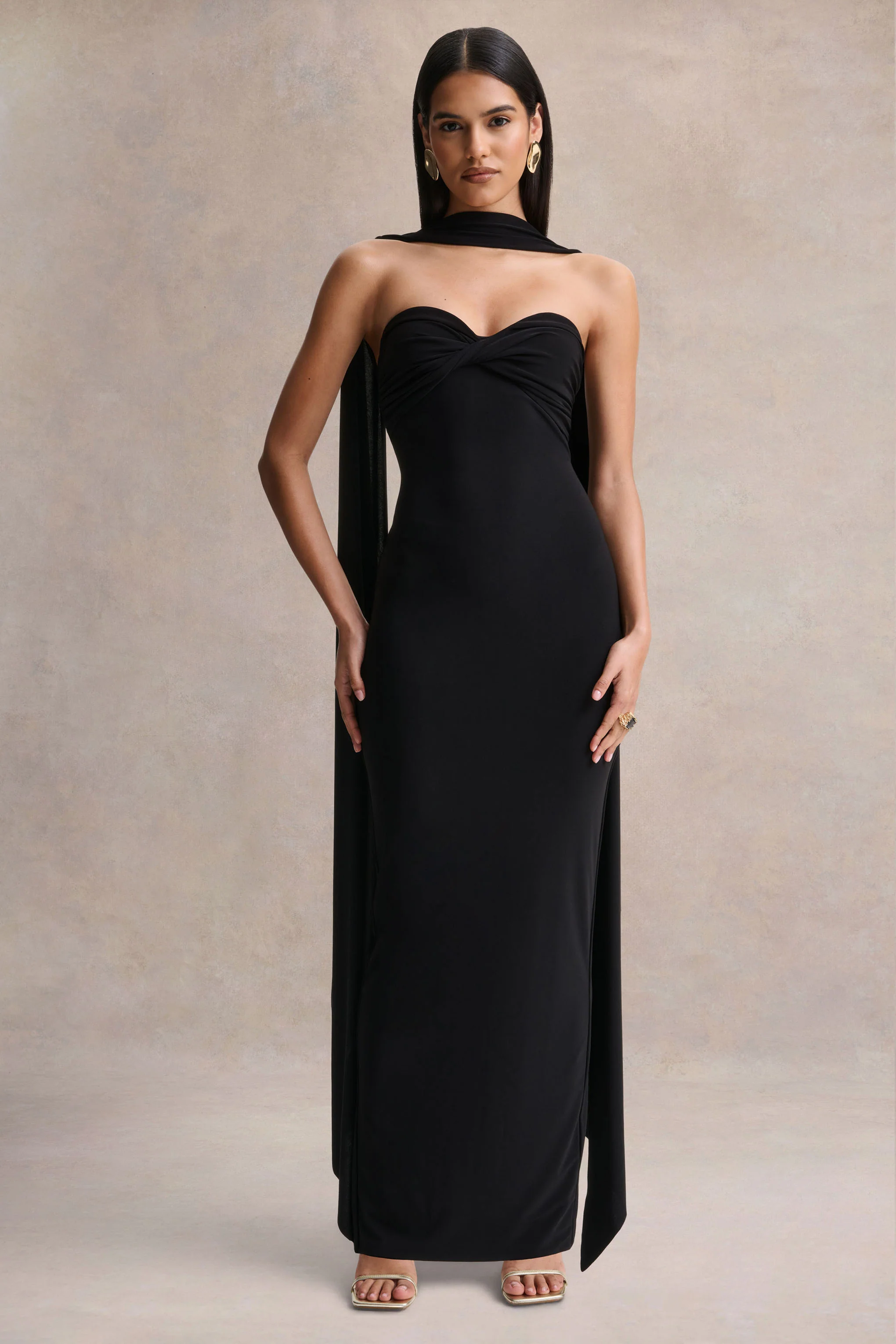 Sheila | Robe longue noire à décolleté bandeau avec détail foulard - Image 5
